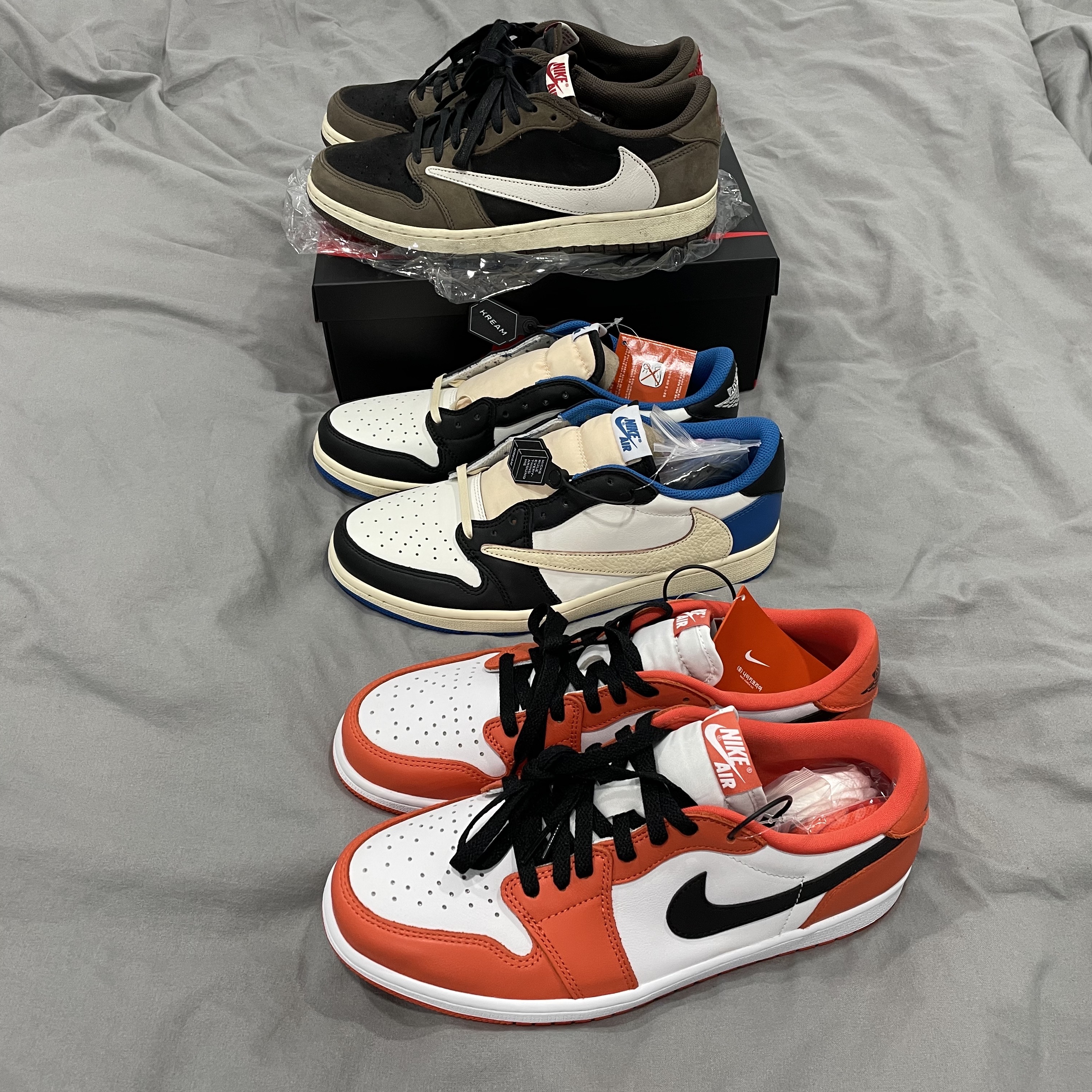 Jordan 1 Low OG Starfish, Jordan 1 x Travis Scott x Fragment Retro Low OG SP Military Blue 착용 스타일 - 1