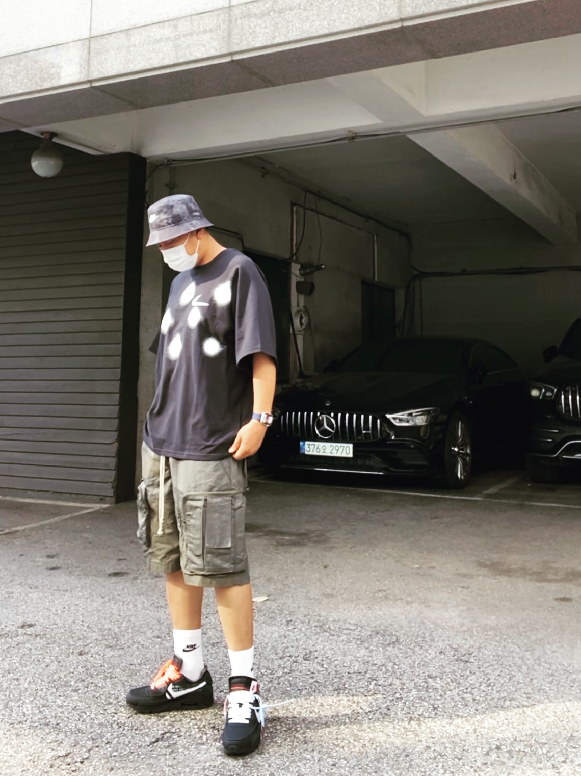 Nike x Off-White NRG Short Sleeve T-Shirt Black, Nike x Off-White Air Max 90 V2 Black White 착용 스타일