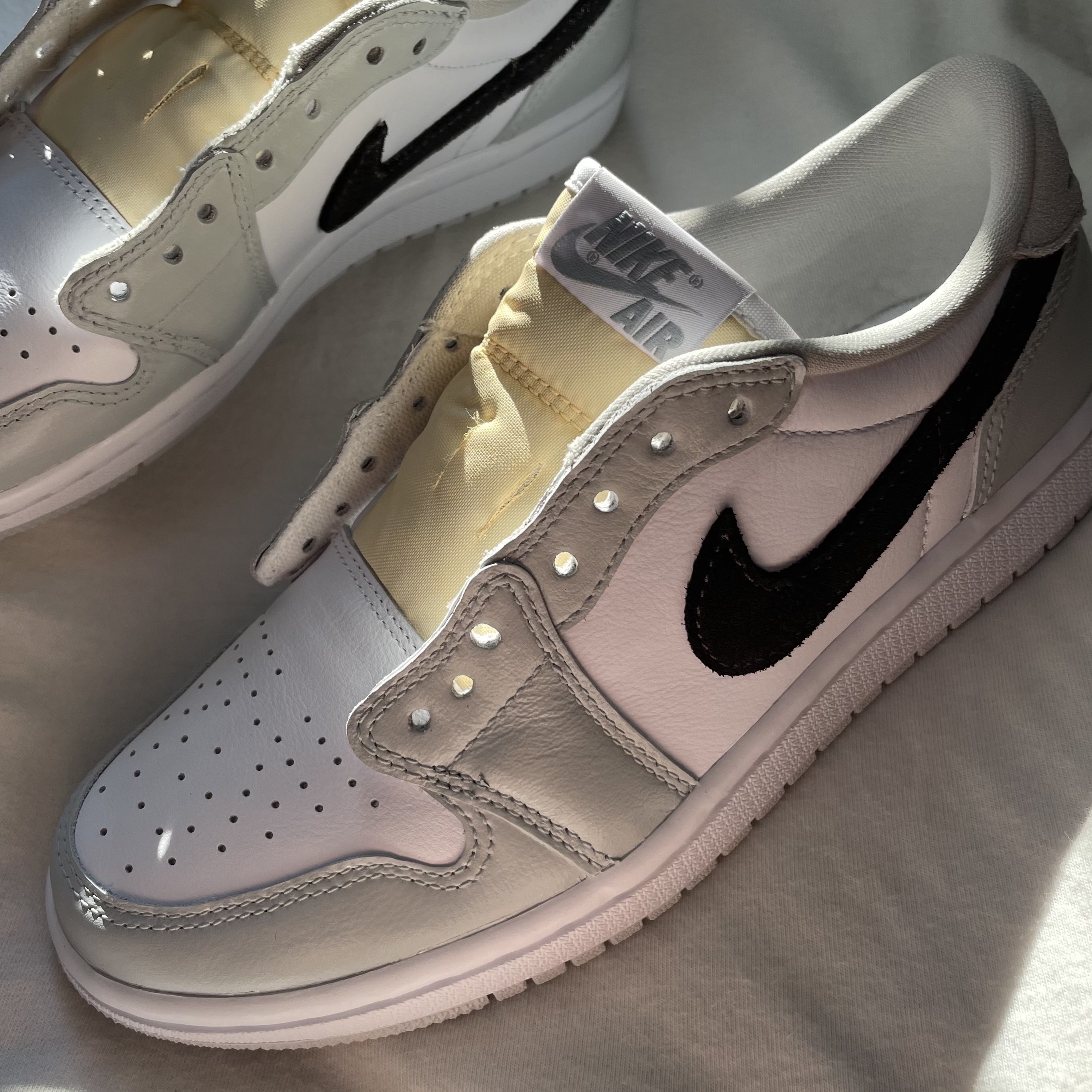 Jordan 1 Low OG Neutral Grey, (W) Jordan 1 Low OG Neutral Grey 착용 스타일 - 1