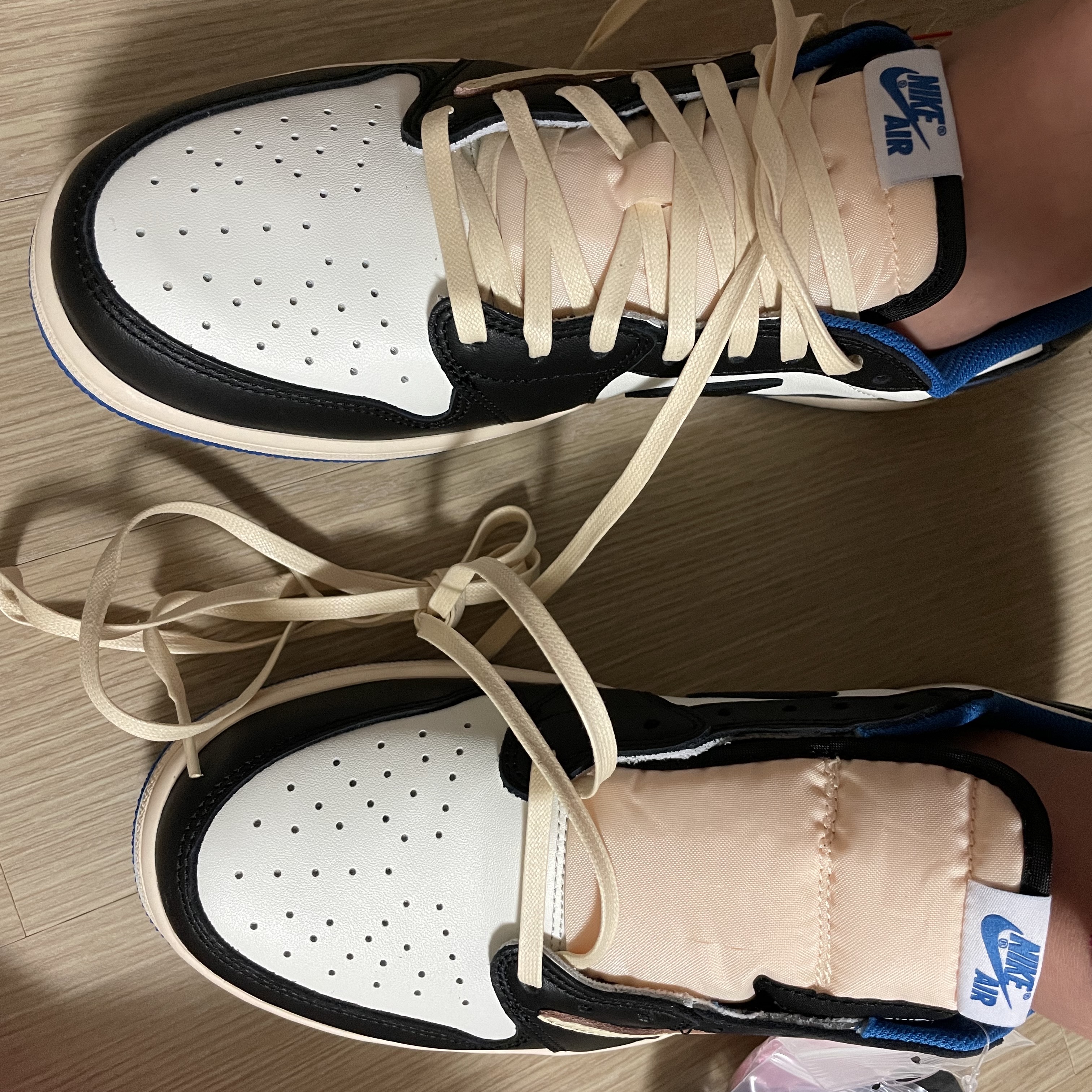 Jordan 1 x Travis Scott x Fragment Retro Low OG SP Military Blue 착용 스타일 - 2