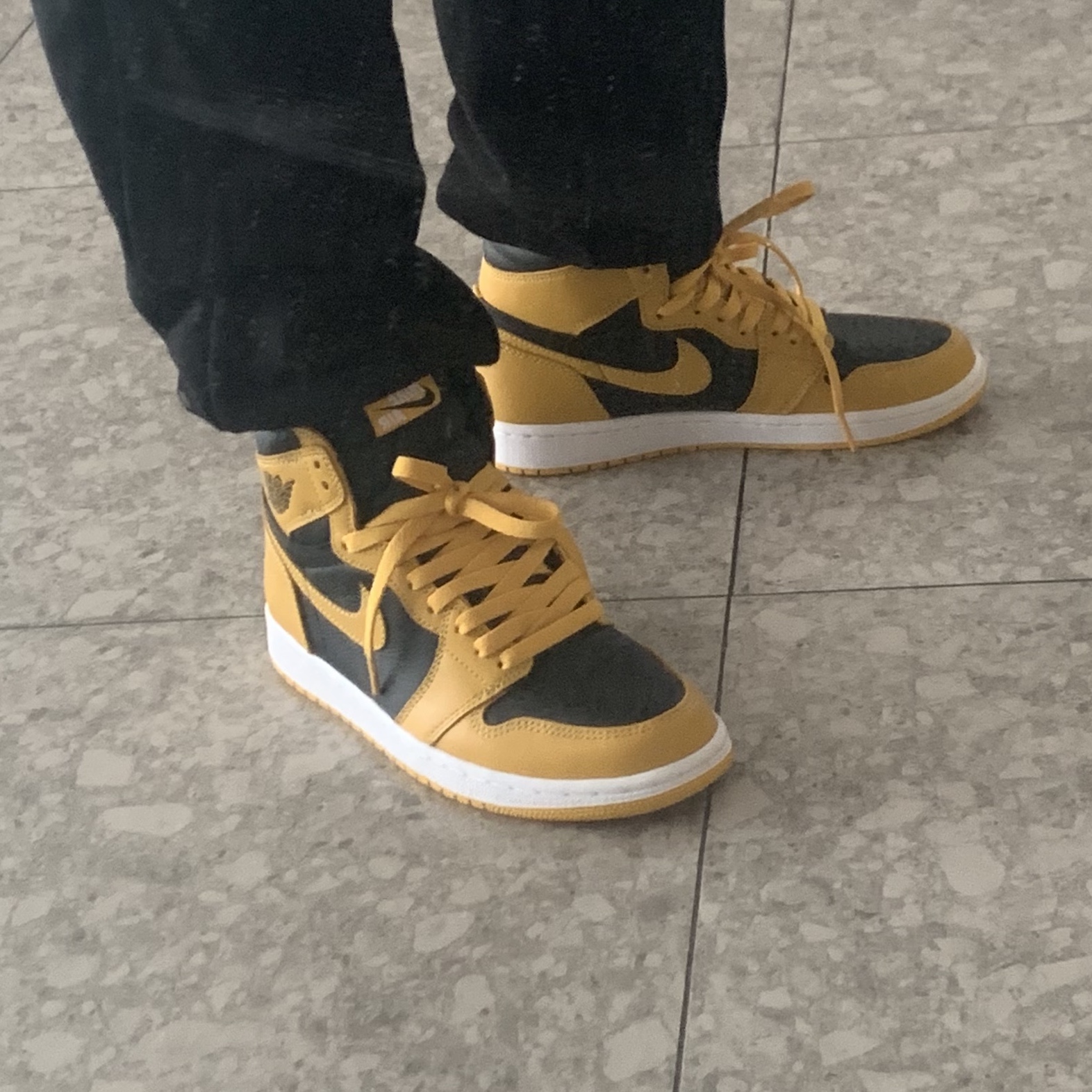 Jordan 1 Retro High OG Pollen 착용 스타일 - 3