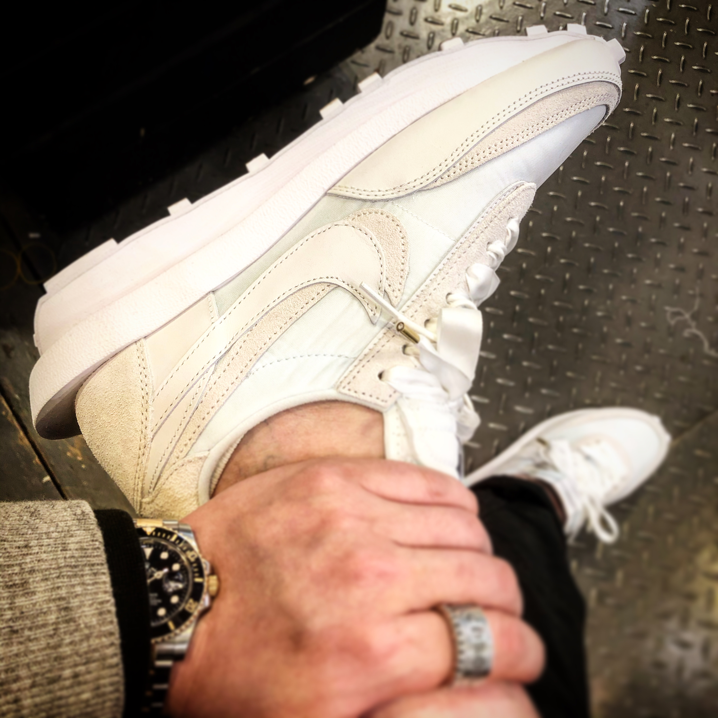 Nike x Sacai LDWaffle White Nylon 착용 스타일