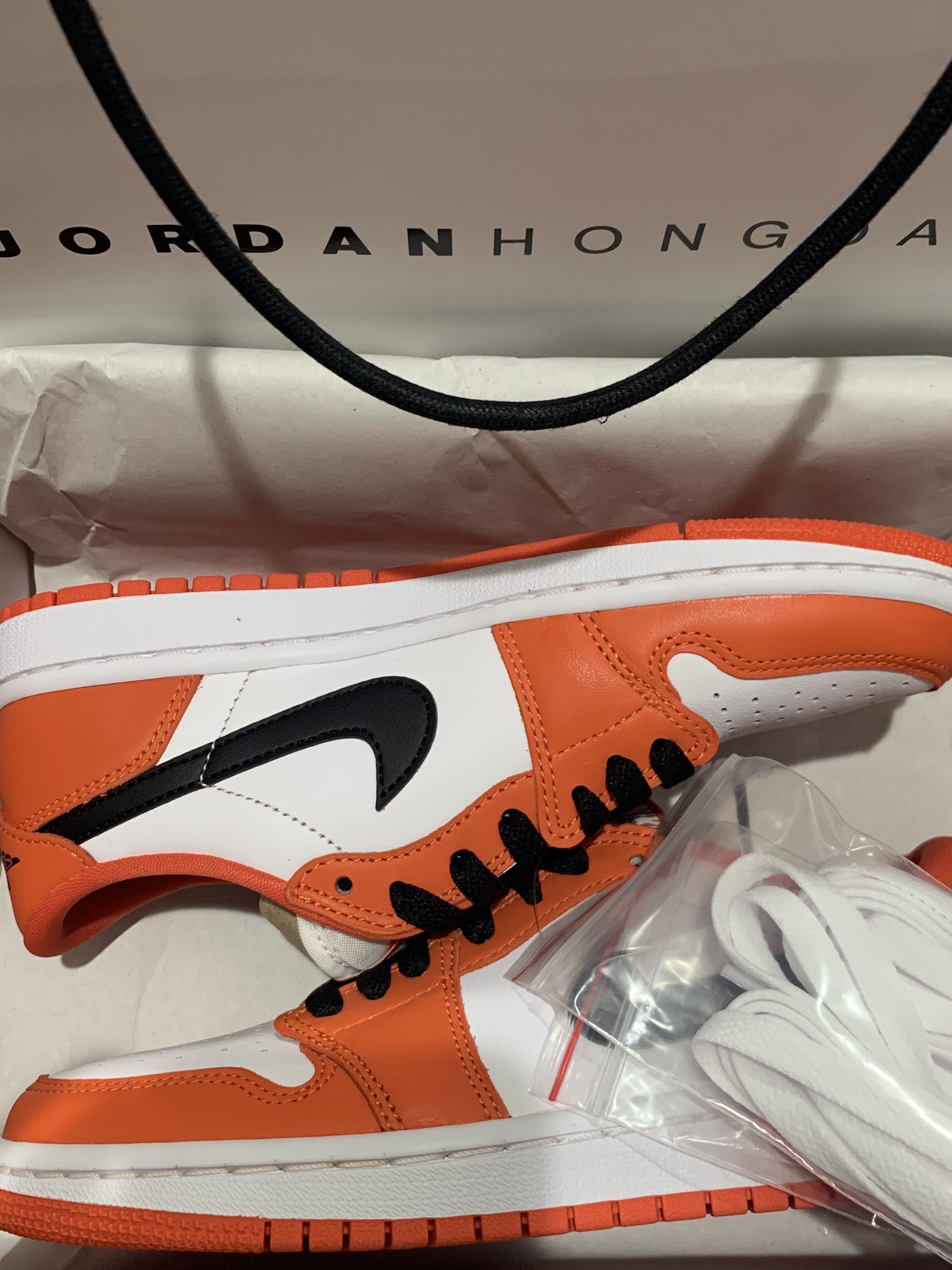 Jordan 1 Low OG Starfish, (W) Jordan 1 Low OG Starfish 착용 스타일 - 2