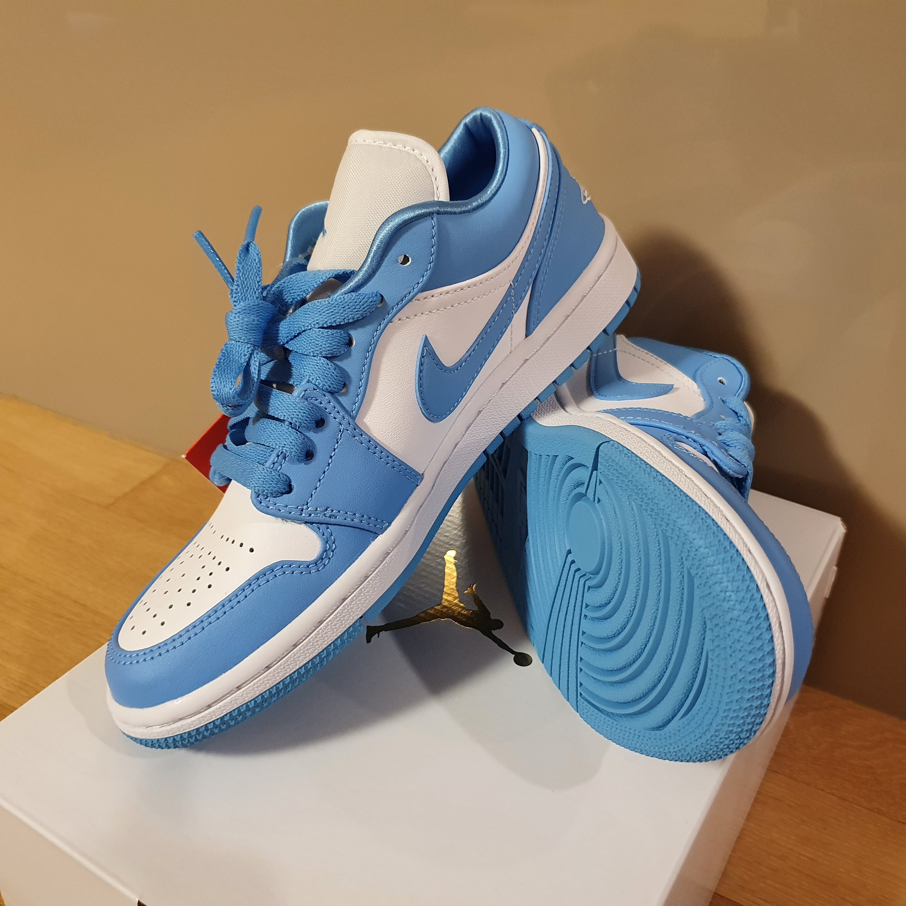 (W) Jordan 1 Low UNC University Blue 착용 스타일