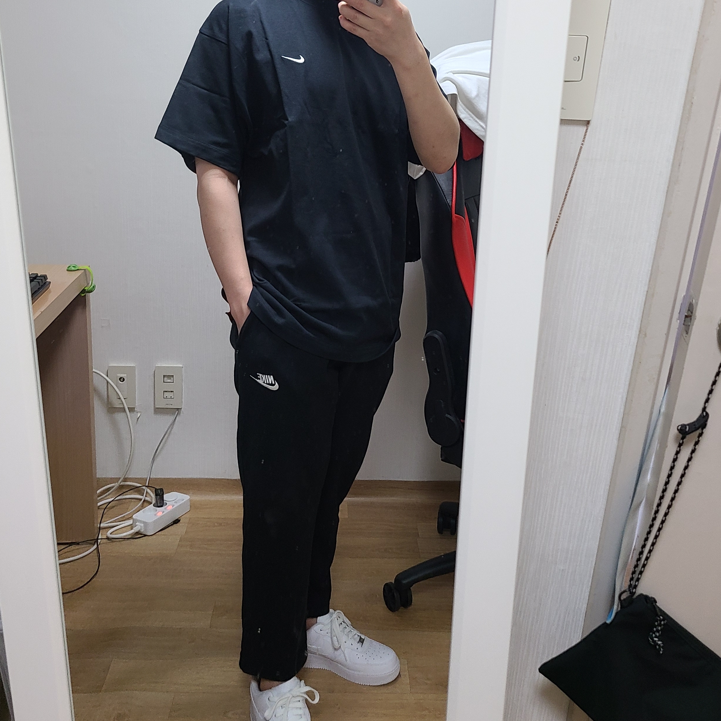 Nike NRG Solo Swoosh T-Shirt Black - US/EU 착용 스타일 - 1