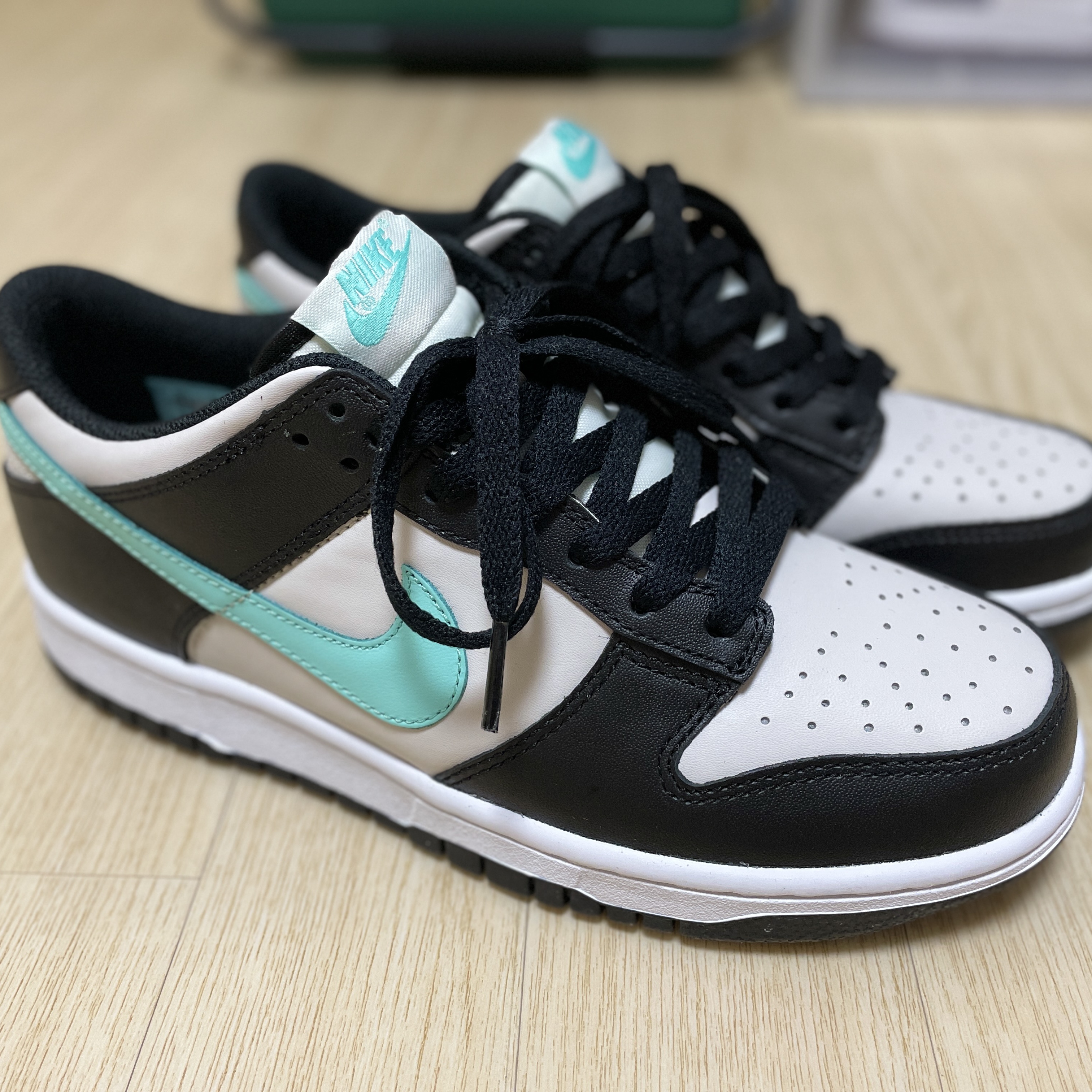 Nike x Off-White Dunk Low The 50 - Lot 18, (W) Nike Dunk Low Light Bone 착용 스타일 - 3