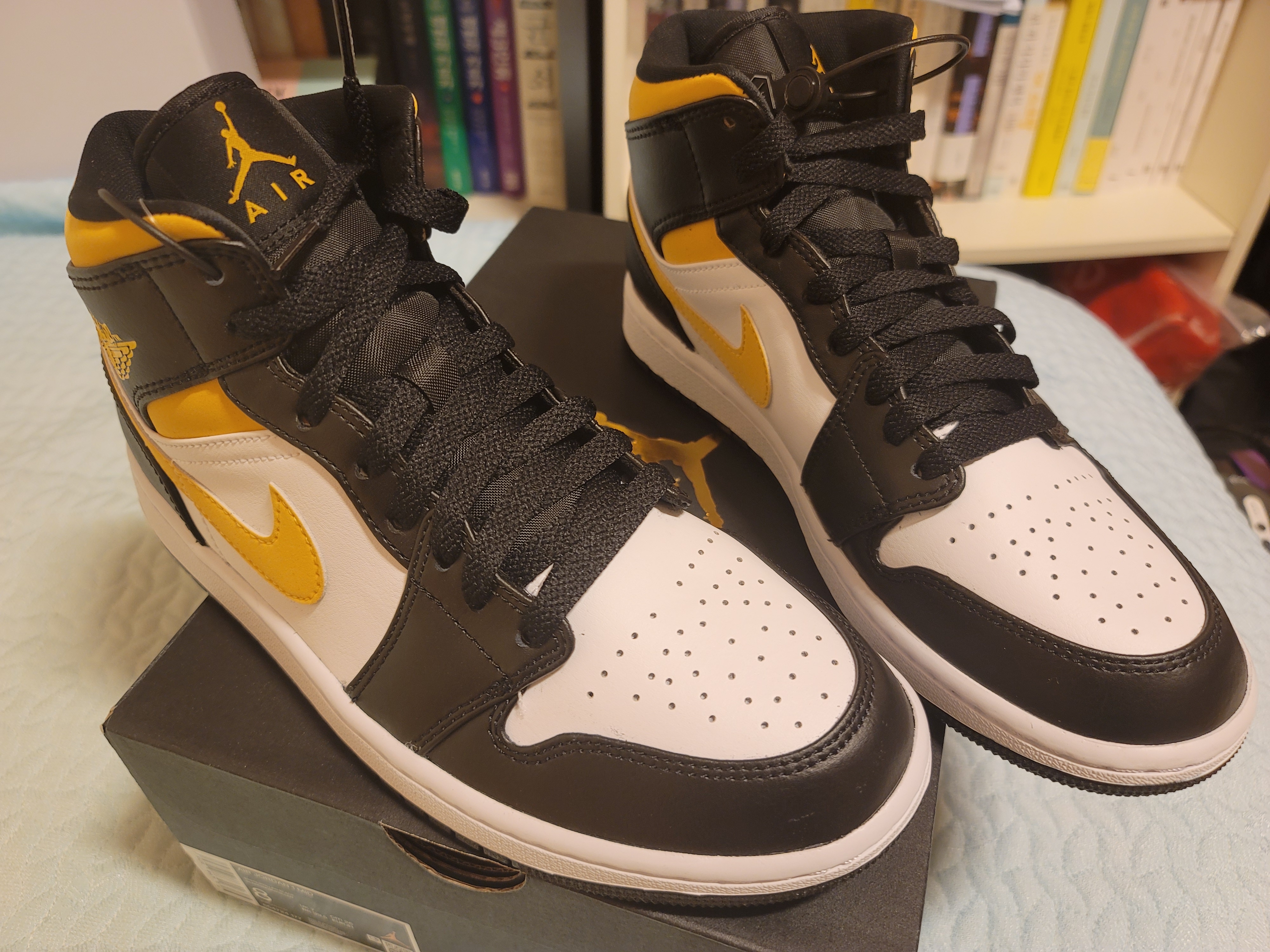 Jordan 1 Mid Pollen 착용 스타일 - 1