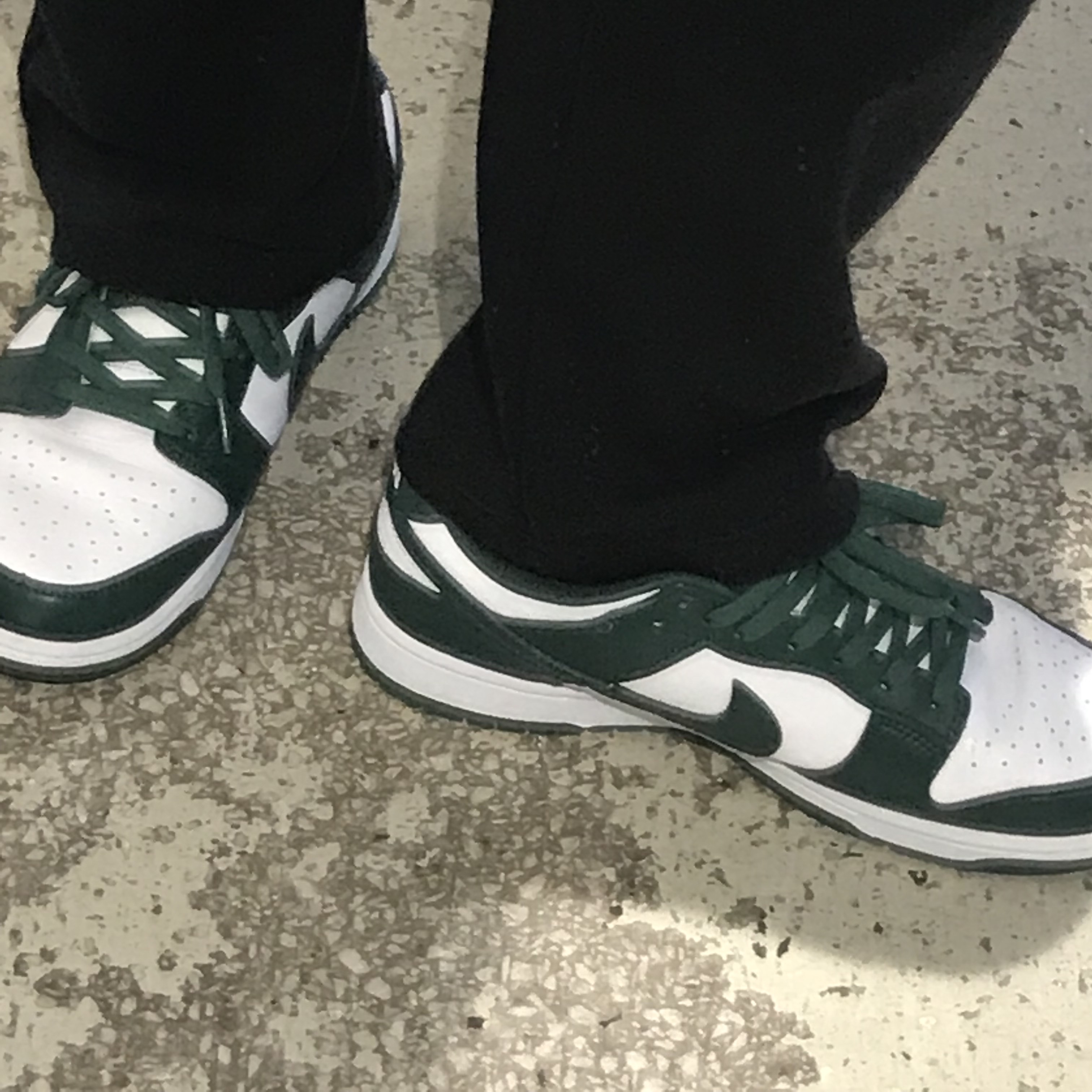 Nike Dunk Low Retro Varsity Green 착용 스타일