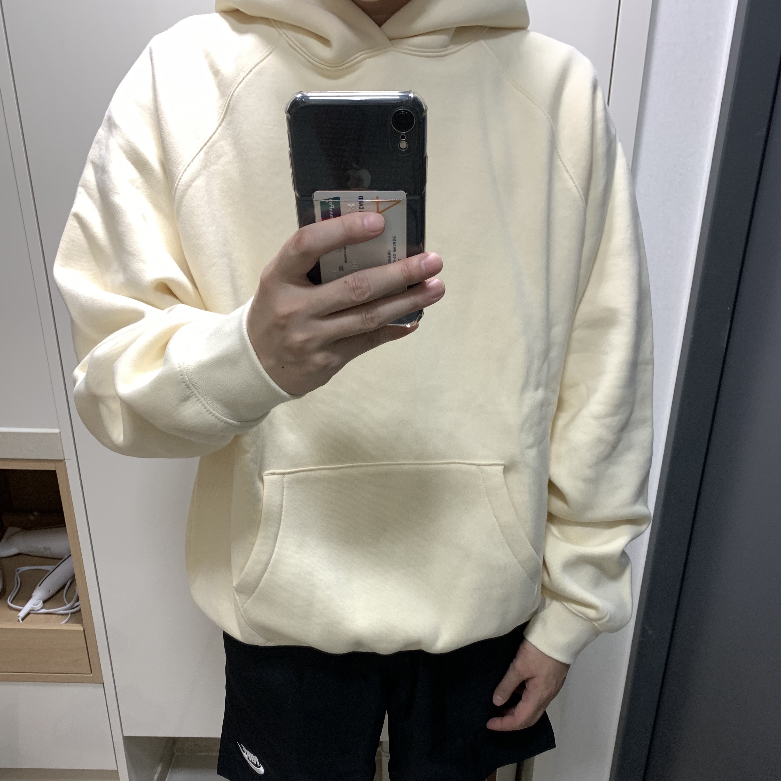 Essentials Pull-Over Hoodie Cream - 21SS 착용 스타일