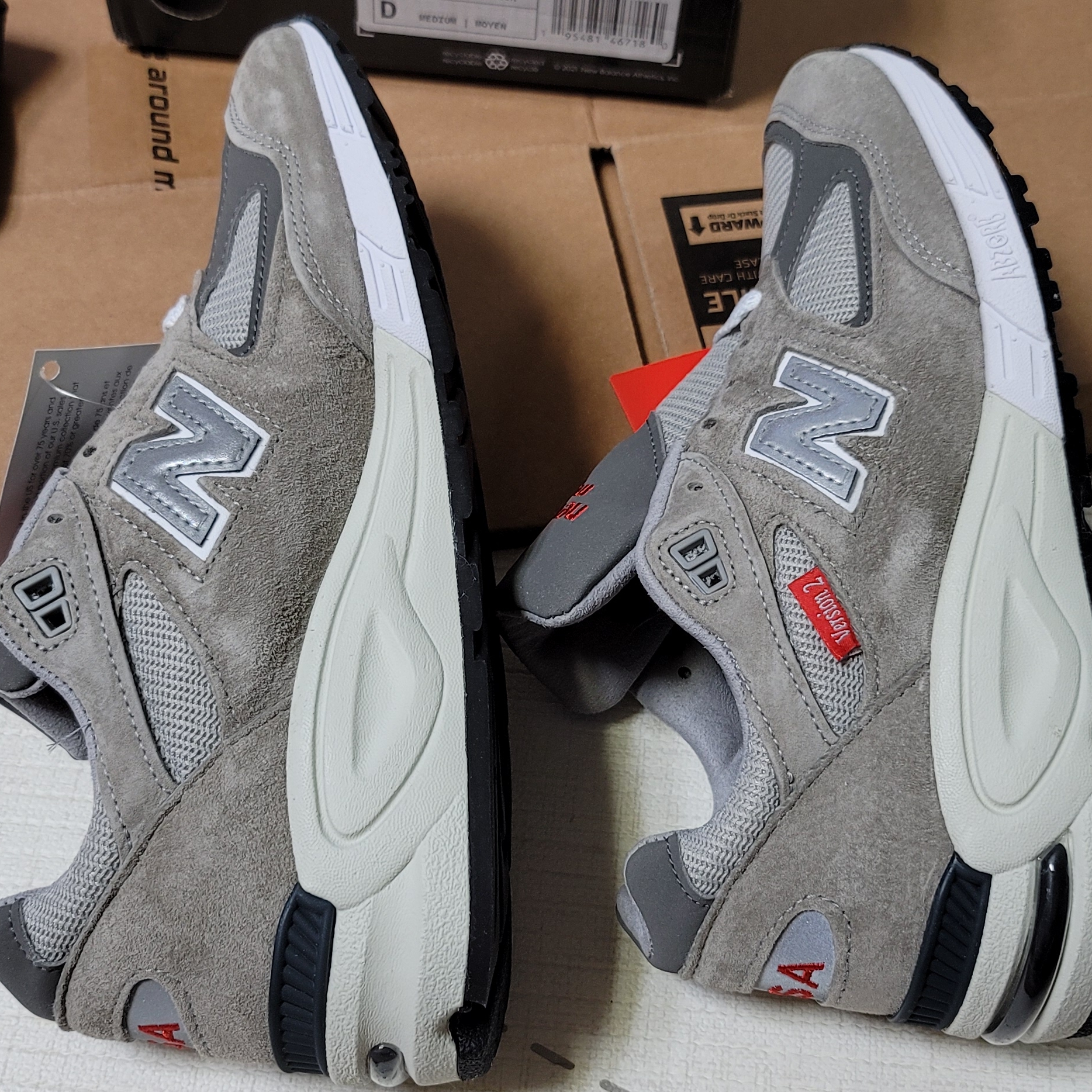New Balance 990vs2 Made in USA Grey 착용 스타일 - 1
