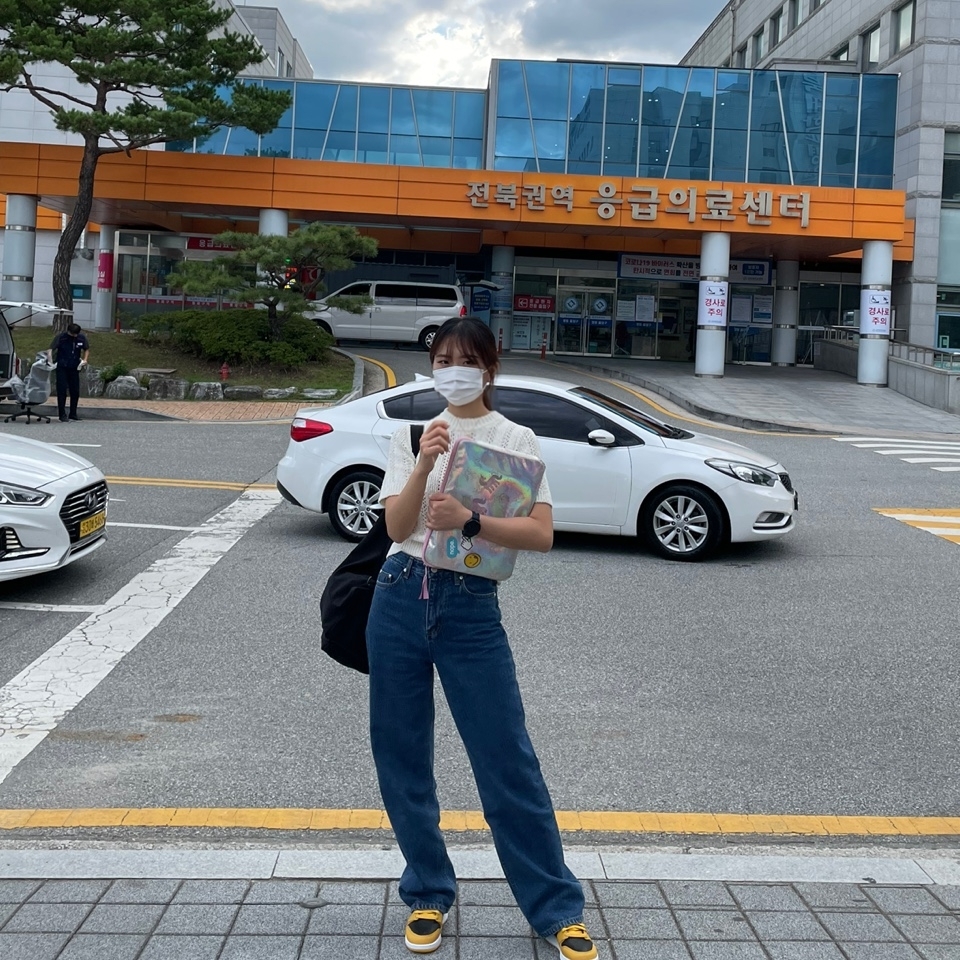 Jordan 1 Retro High OG Pollen, (GS) Jordan 1 Retro High OG Pollen 착용 스타일 - 3