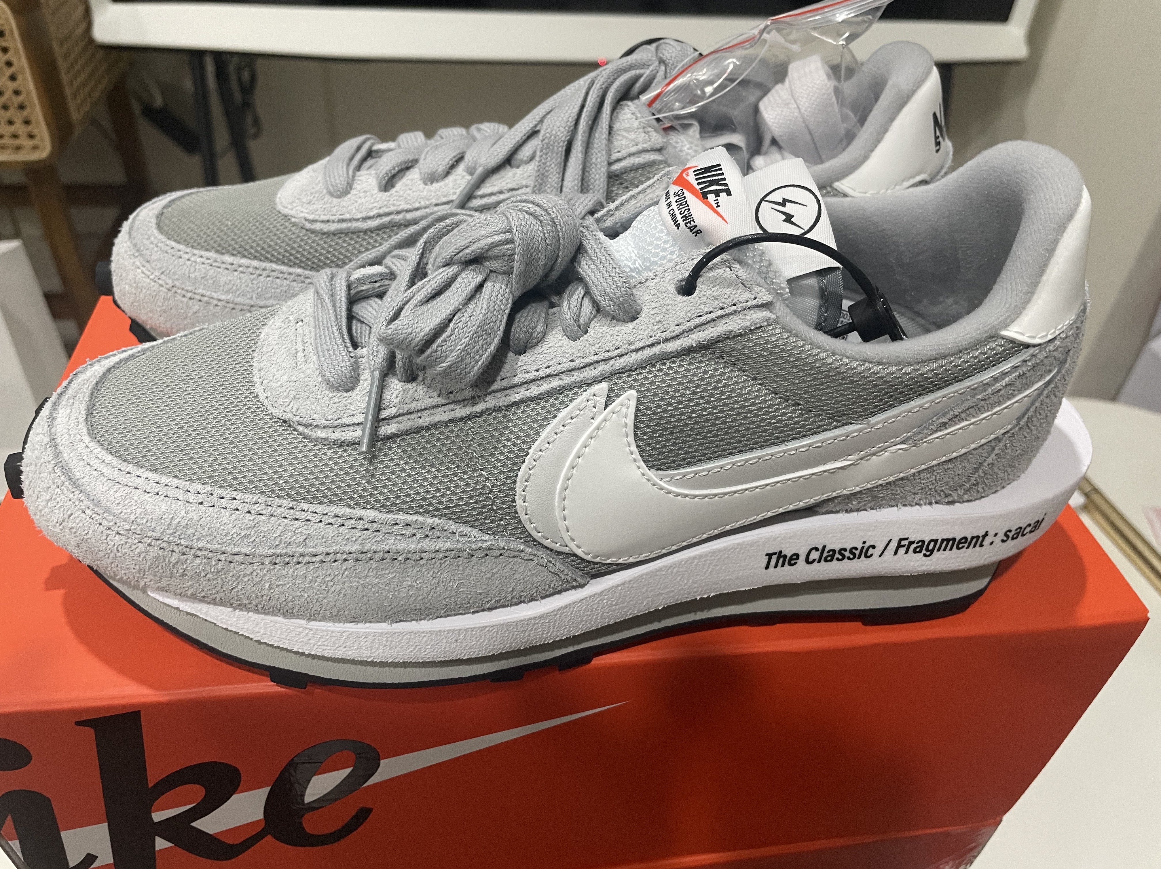 Nike x Sacai x Fragment LDWaffle Light Smoke Grey 착용 스타일 - 1