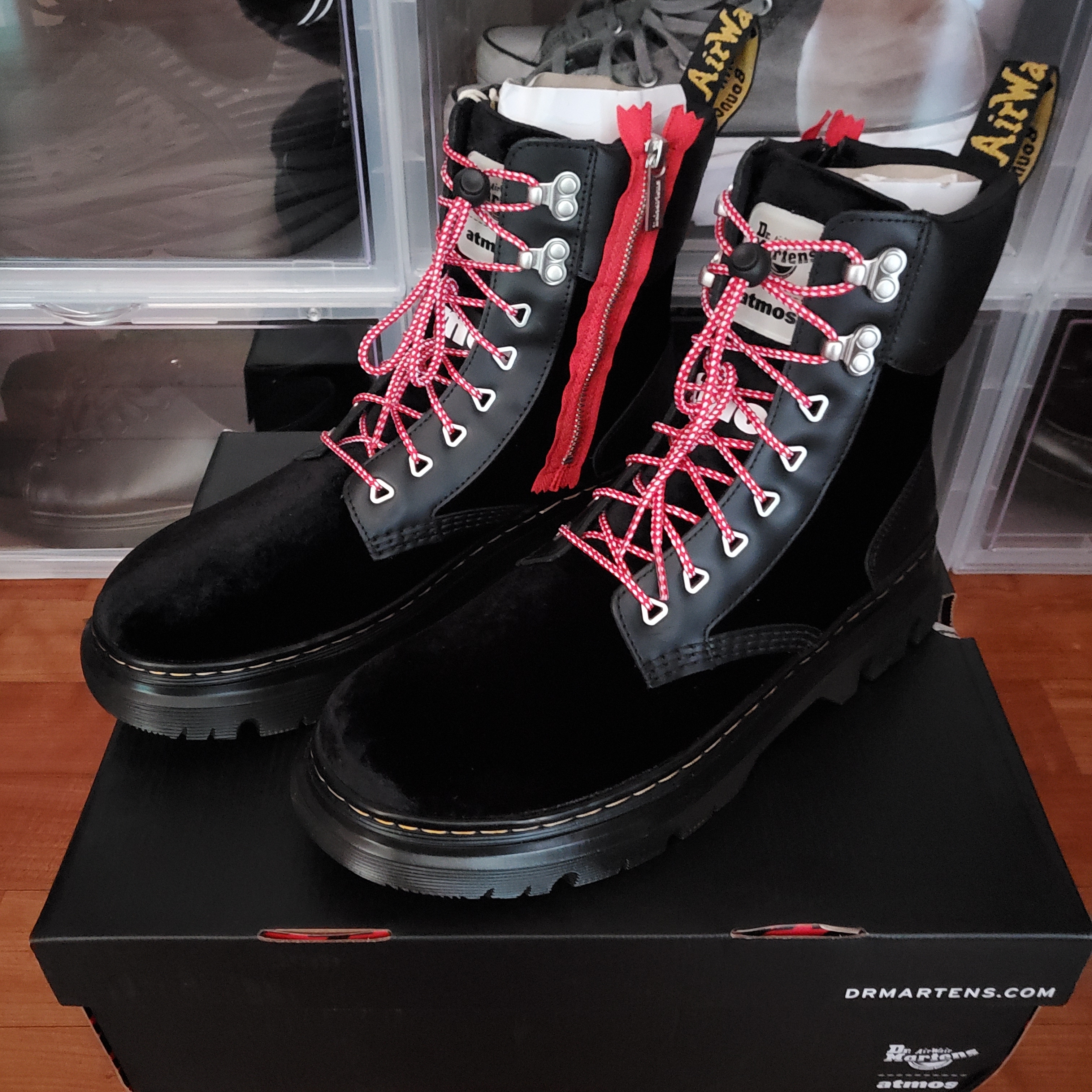 Dr. Martens x Atmos Tarik Zip Boots Black 착용 스타일