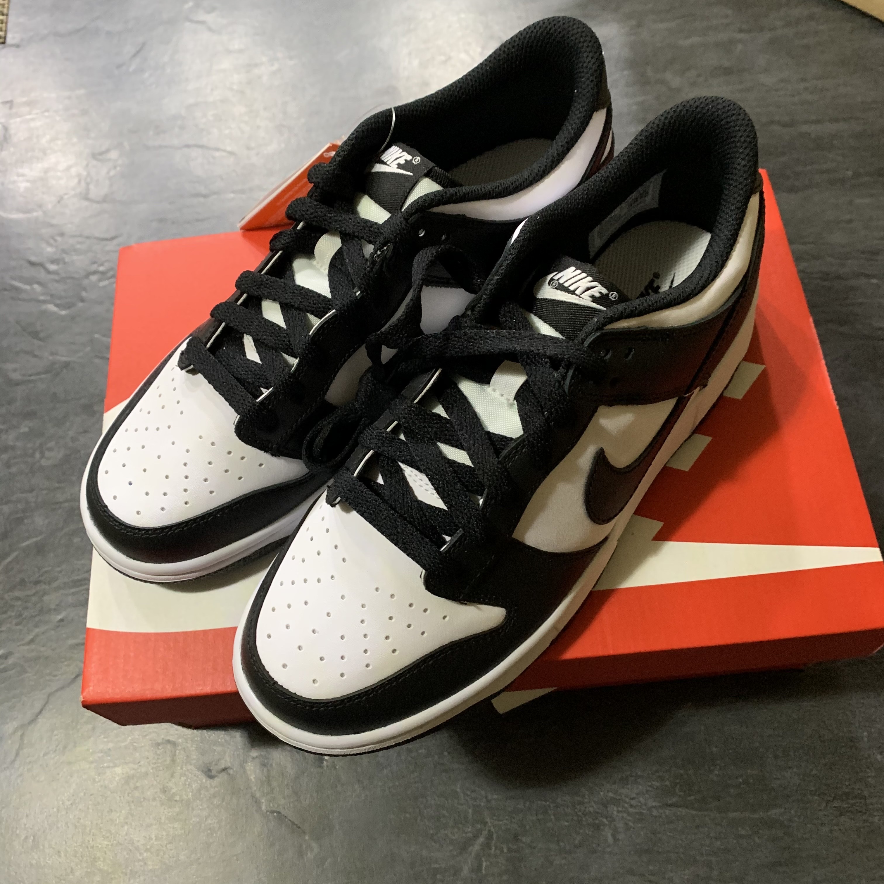 (W) Nike Dunk Low Black 착용 스타일 - 2
