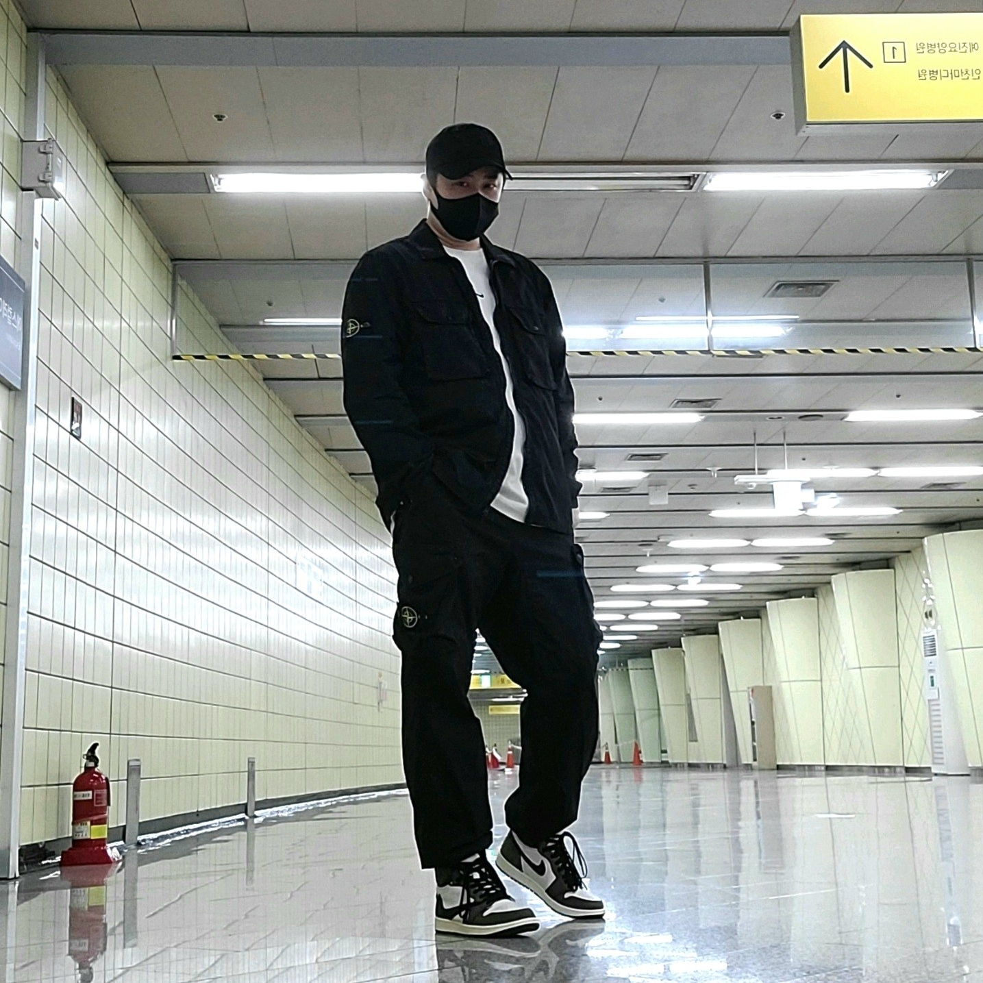 Stone Island 113WN T.CO+OLD Overshirt Black - 21FW, Stone Island 30203 Cargo Pants 5 Pockets Black - 21SS 착용 스타일