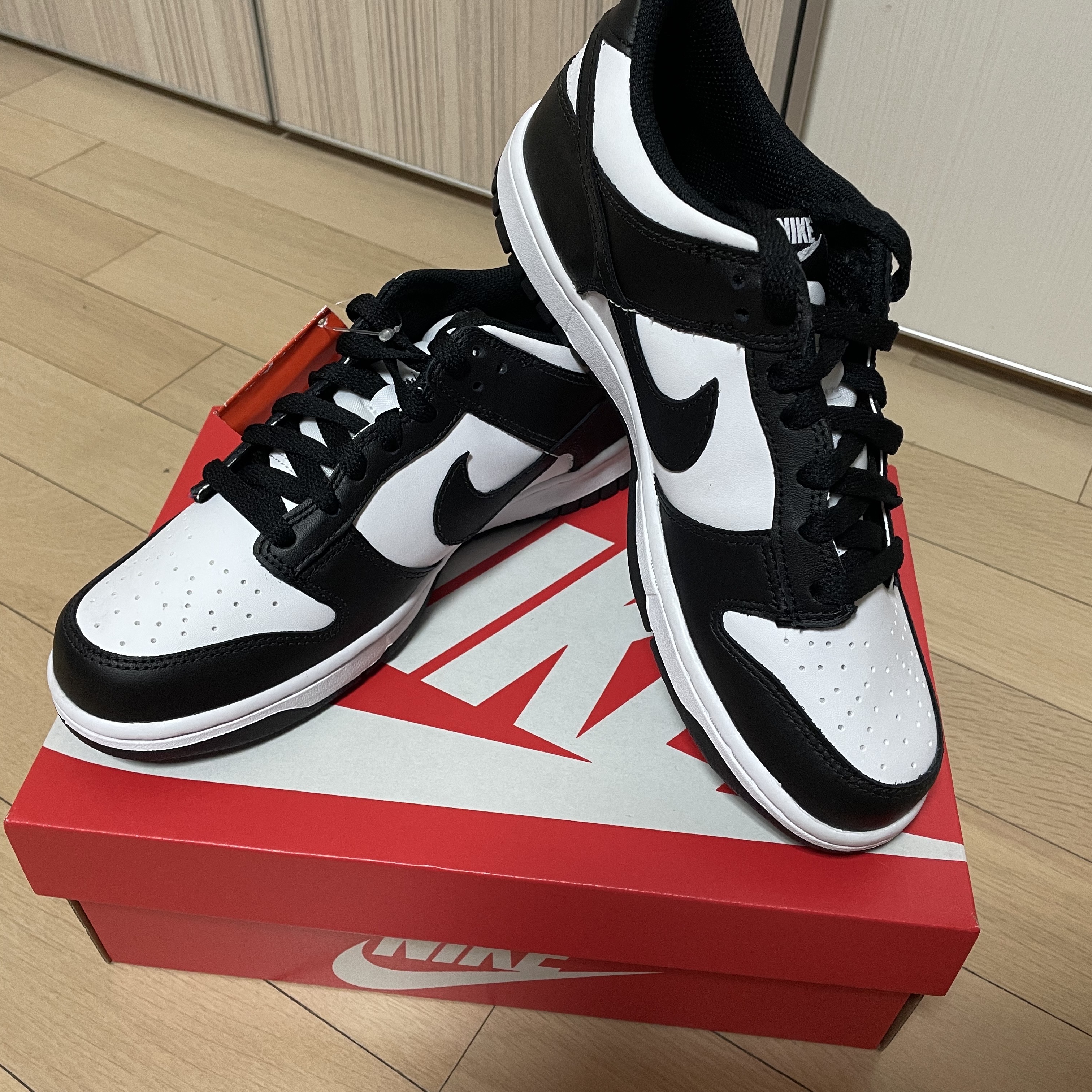 (GS) Nike Dunk Low Black 착용 스타일 - 4