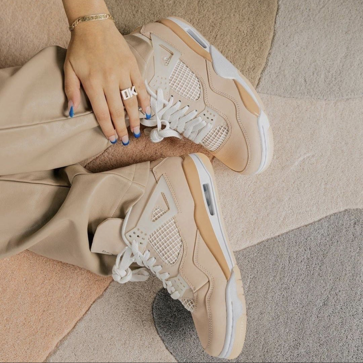 (W) Jordan 4 Retro Shimmer 착용 스타일 - 1