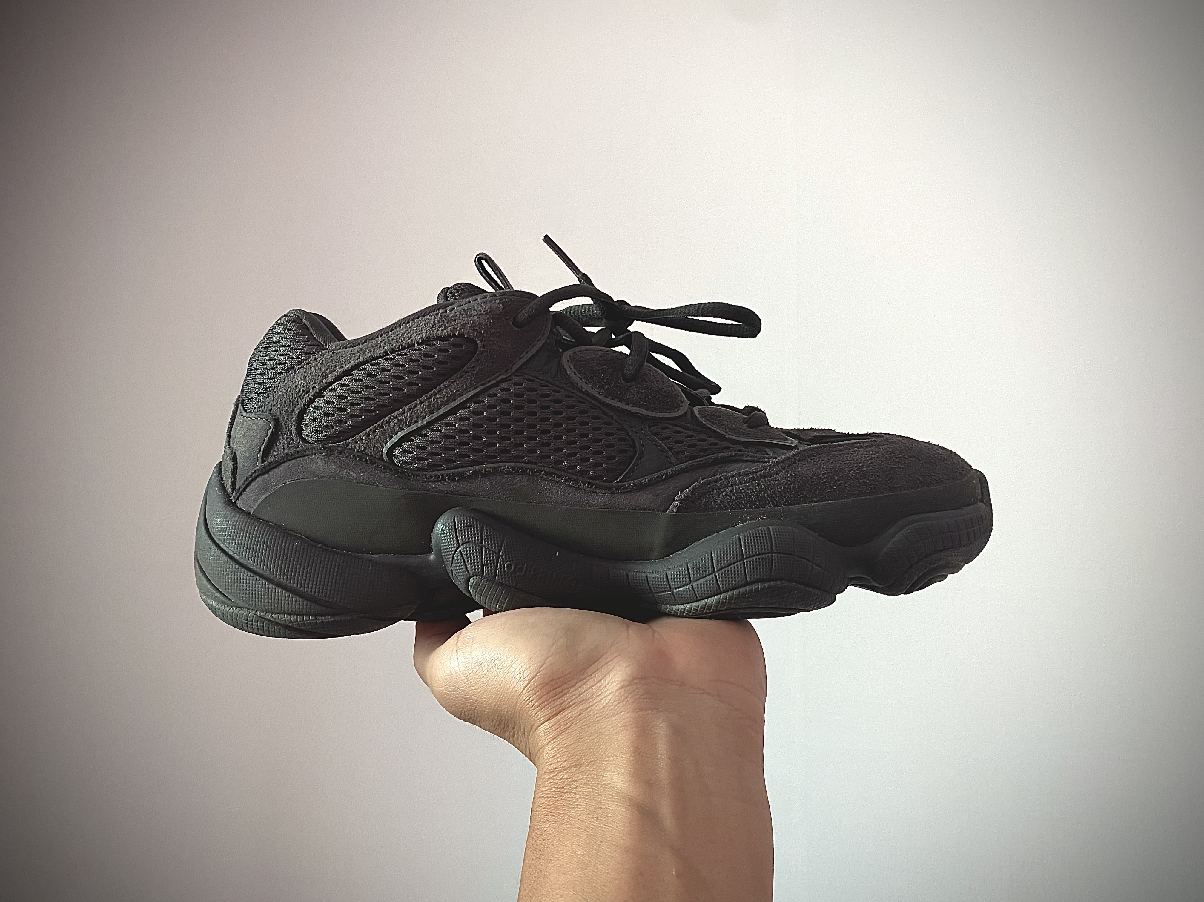 Adidas Yeezy 500 Utility Black 2018/2020 착용 스타일