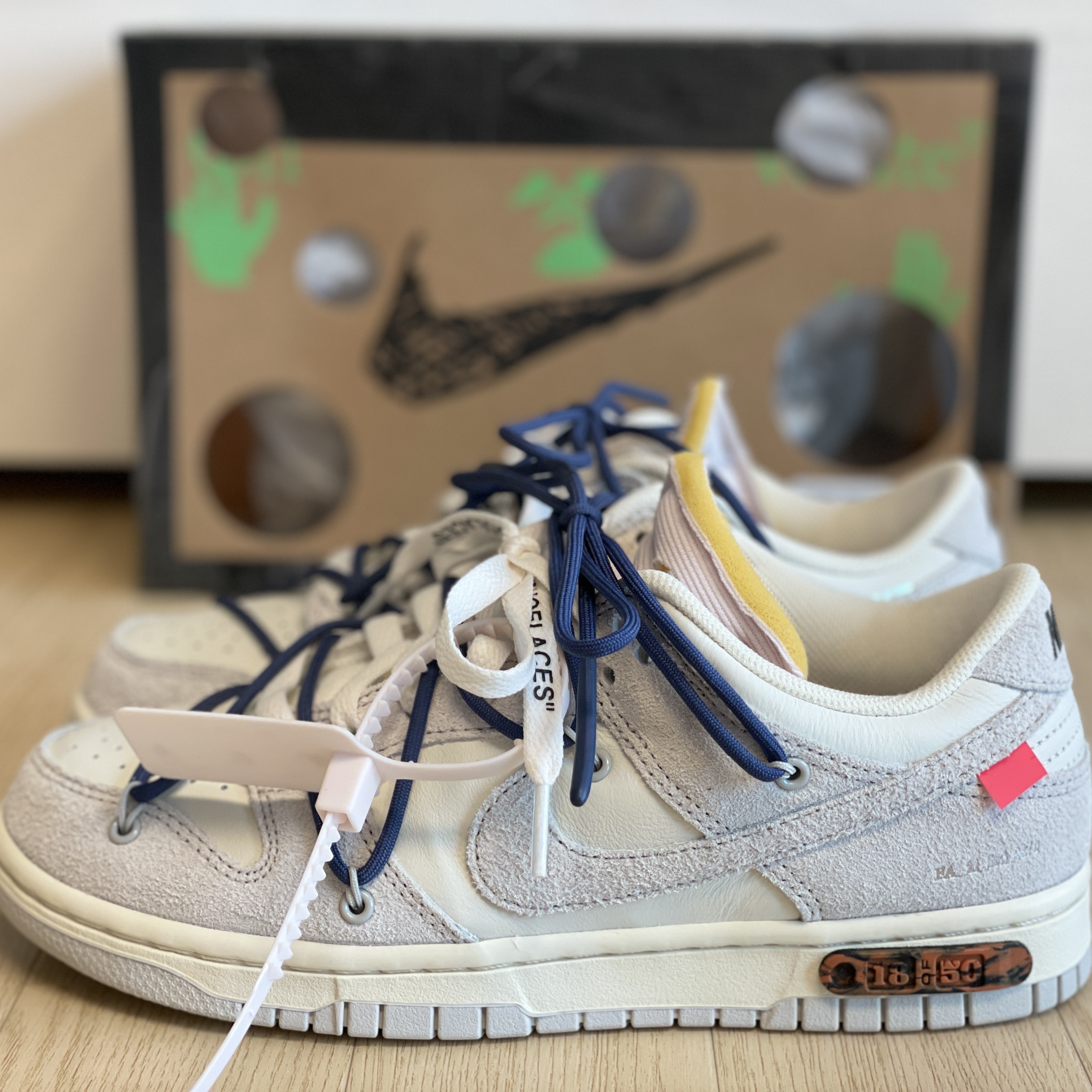 Nike x Off-White Dunk Low The 50 - Lot 18, (W) Nike Dunk Low Light Bone 착용 스타일 - 1