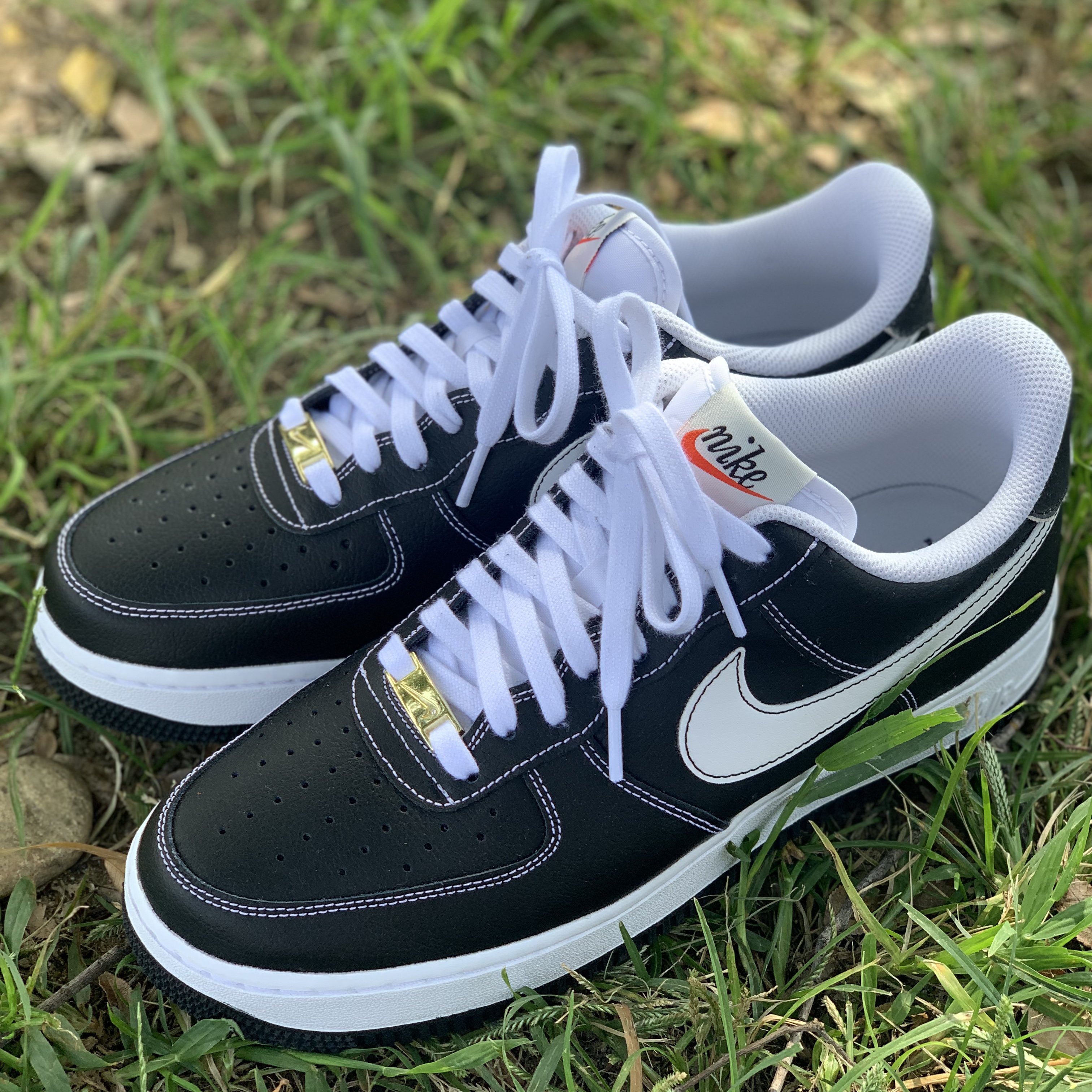 Nike Air Force 1 '07 First Use Black White 착용 스타일 - 3