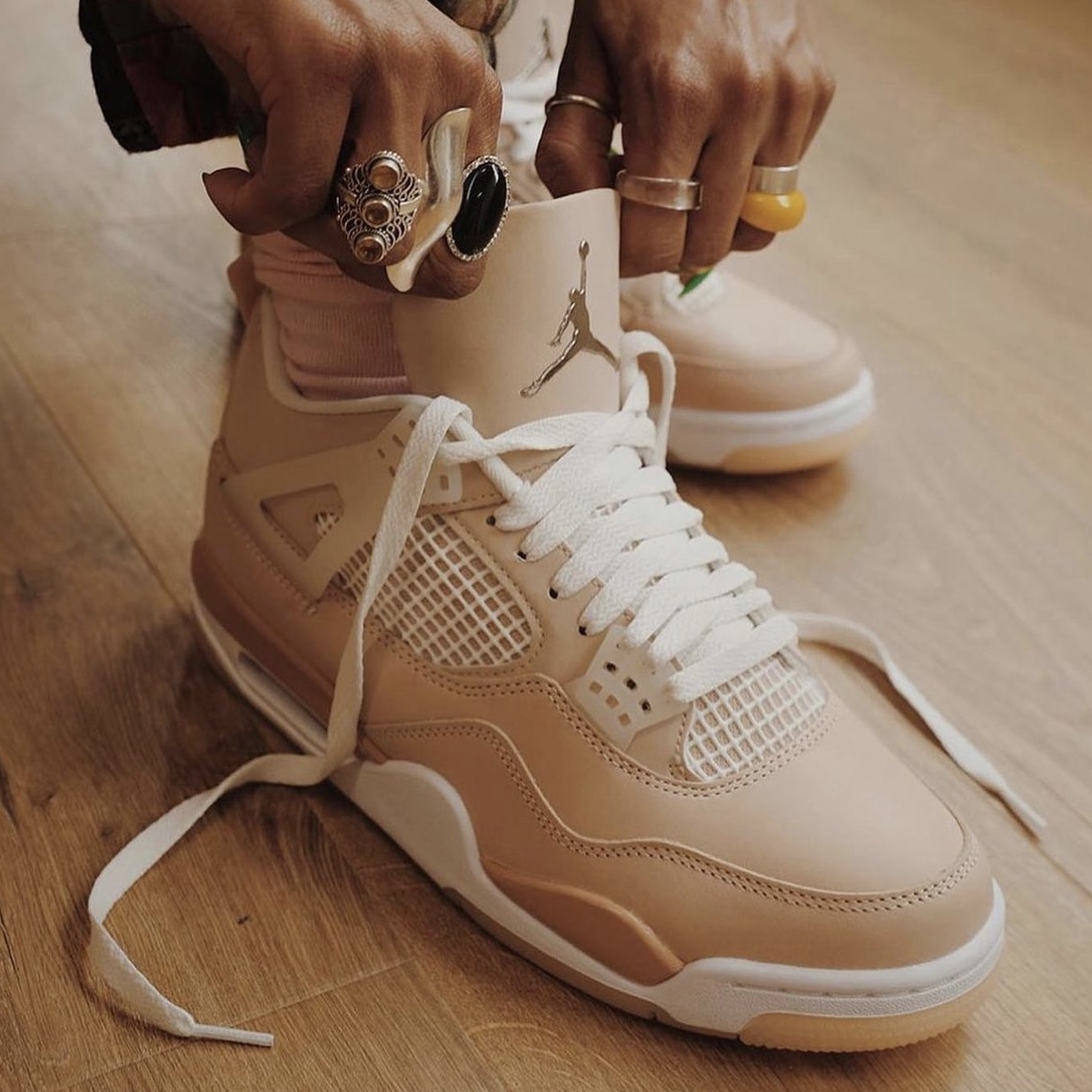 (W) Jordan 4 Retro Shimmer 착용 스타일 - 2