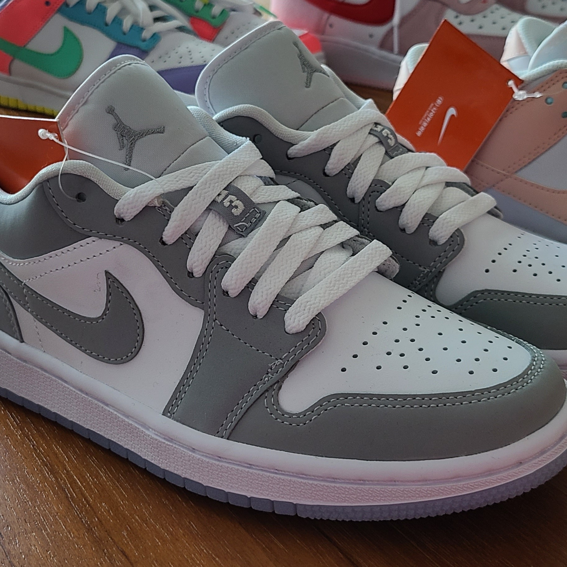 (W) Jordan 1 Low White Wolf Grey, (W) Nike Dunk Low Next Nature Pale Coral 착용 스타일 - 5