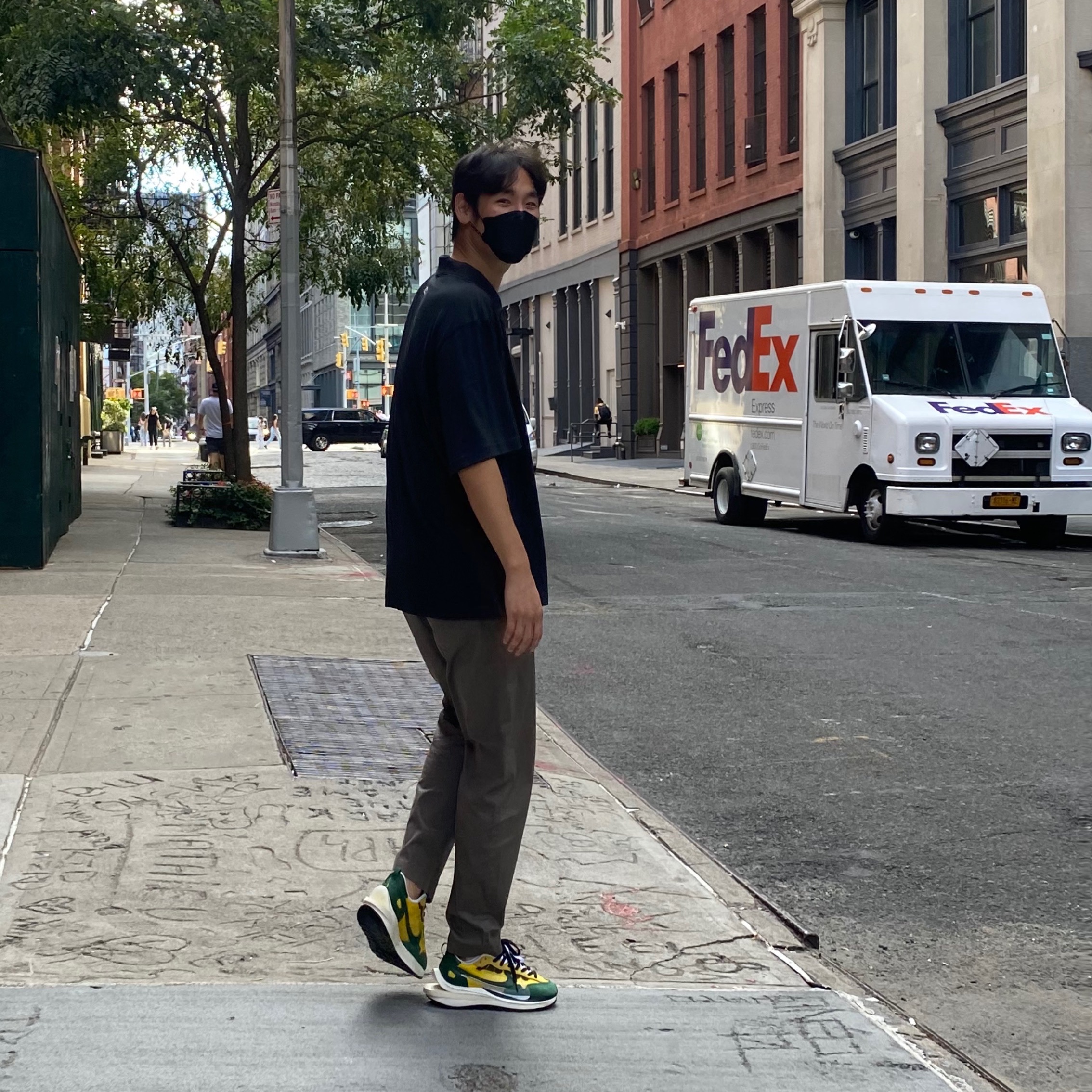 Nike x Sacai VaporWaffle Tour Yellow & Gorge Green Sail, Essentials Short Sleeve Boxy Polo Dark Slate/Stretch Limo/Black - 20SS 착용 스타일 - 2