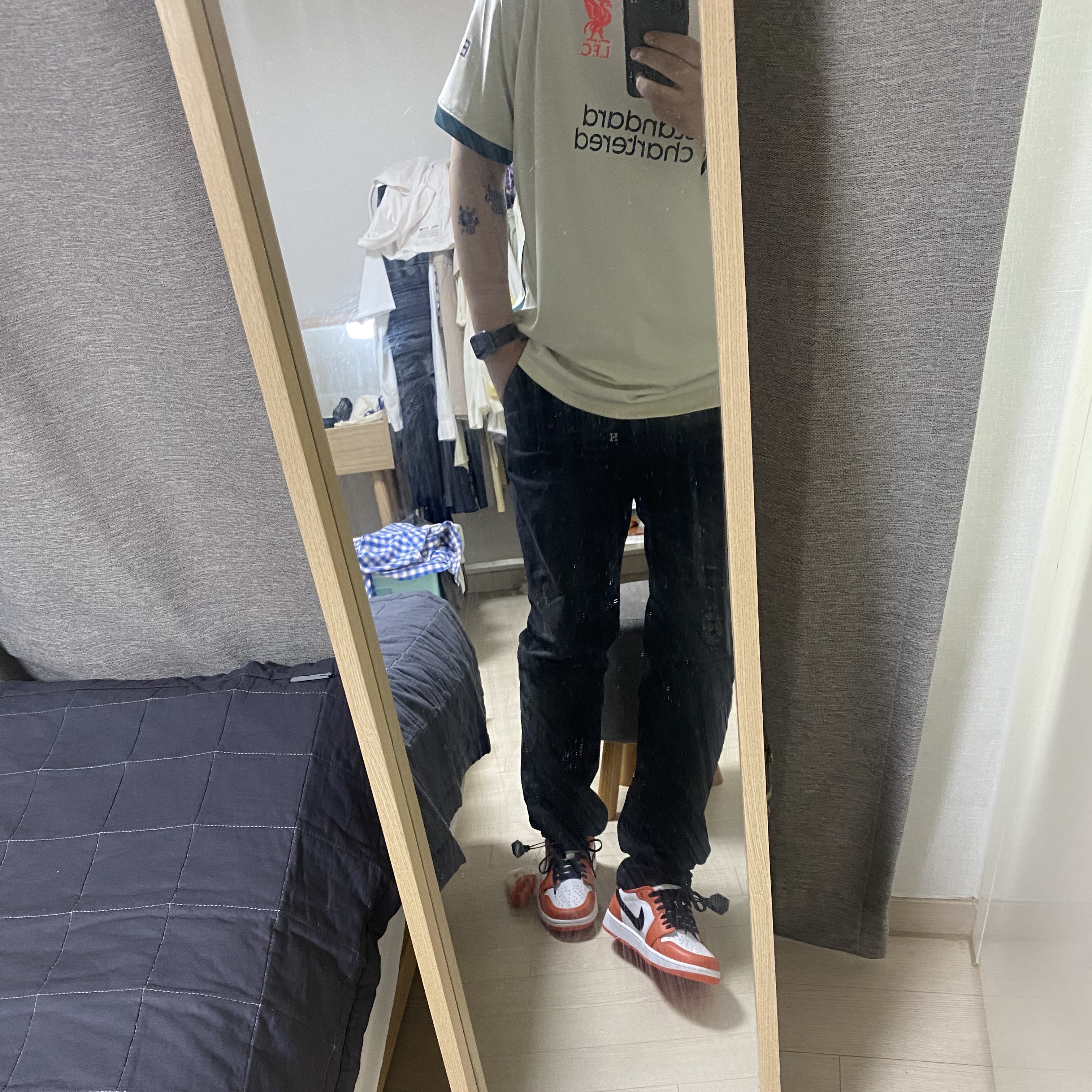 Jordan 1 Low OG Starfish 착용 스타일 - 2
