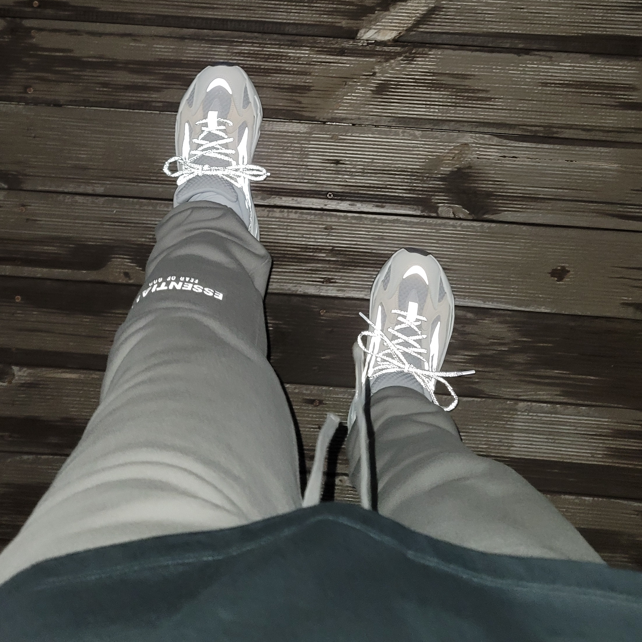 Essentials Sweatpants Cement - 20FW, Adidas Yeezy Boost 700 V2 Cream 착용 스타일 - 2
