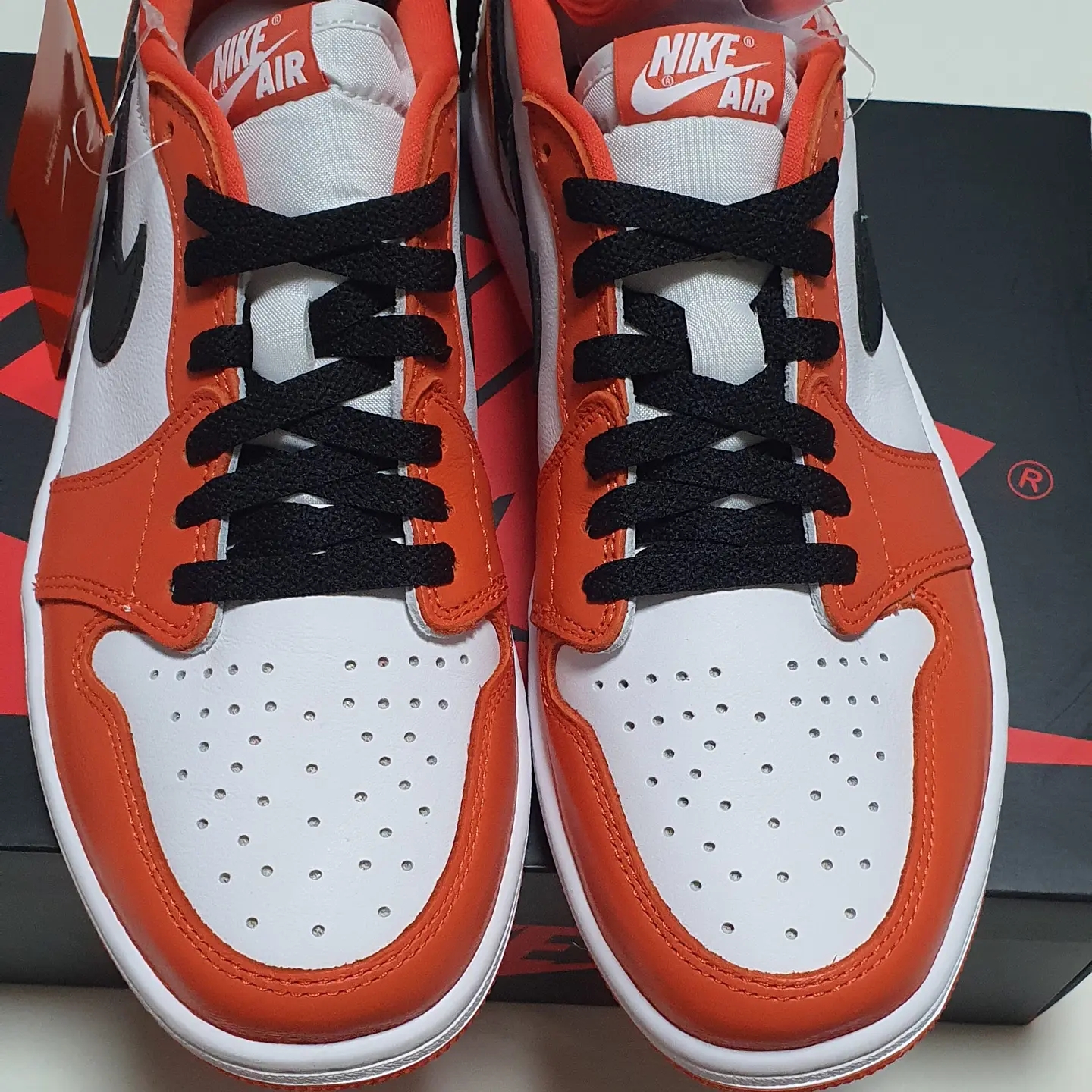 Jordan 1 Low OG Starfish 착용 스타일 - 2