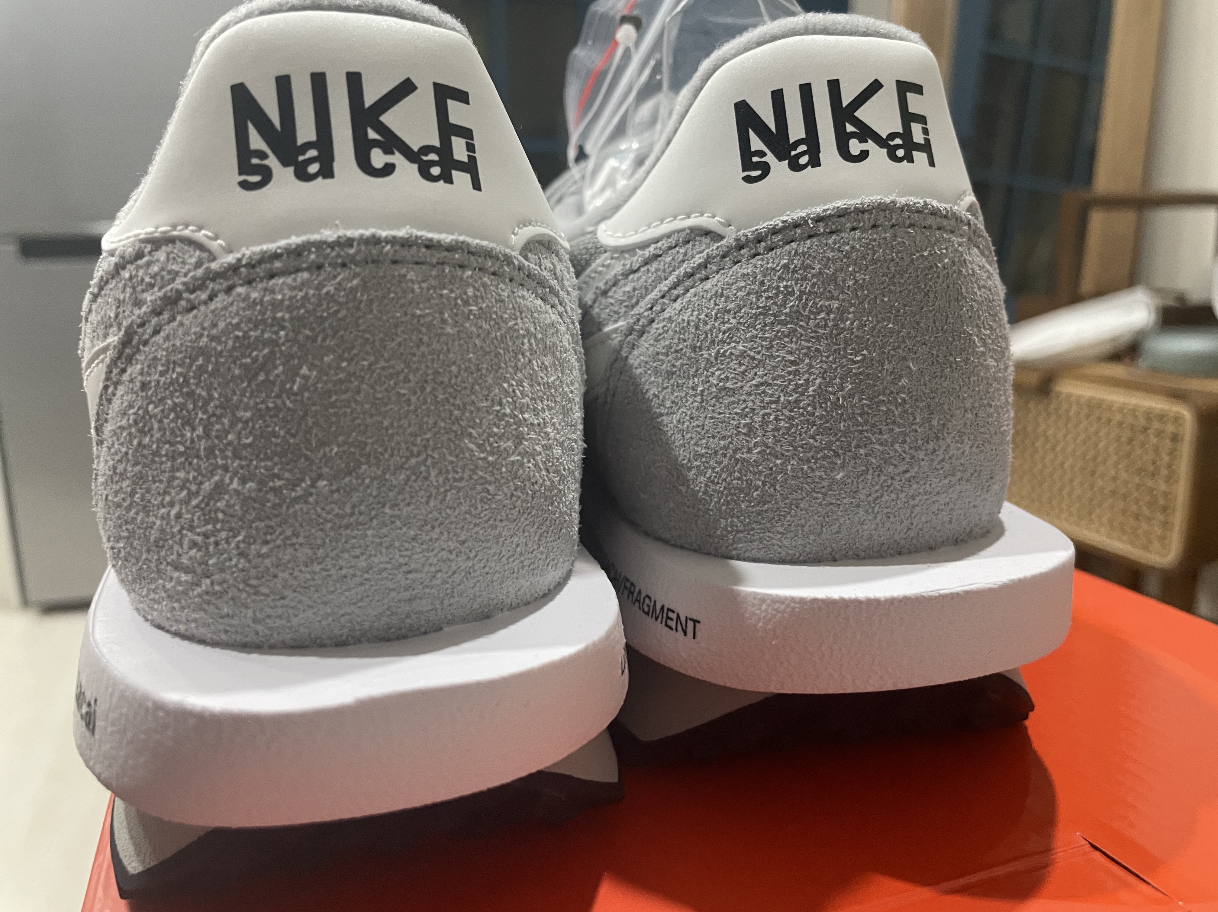 Nike x Sacai x Fragment LDWaffle Light Smoke Grey 착용 스타일 - 2