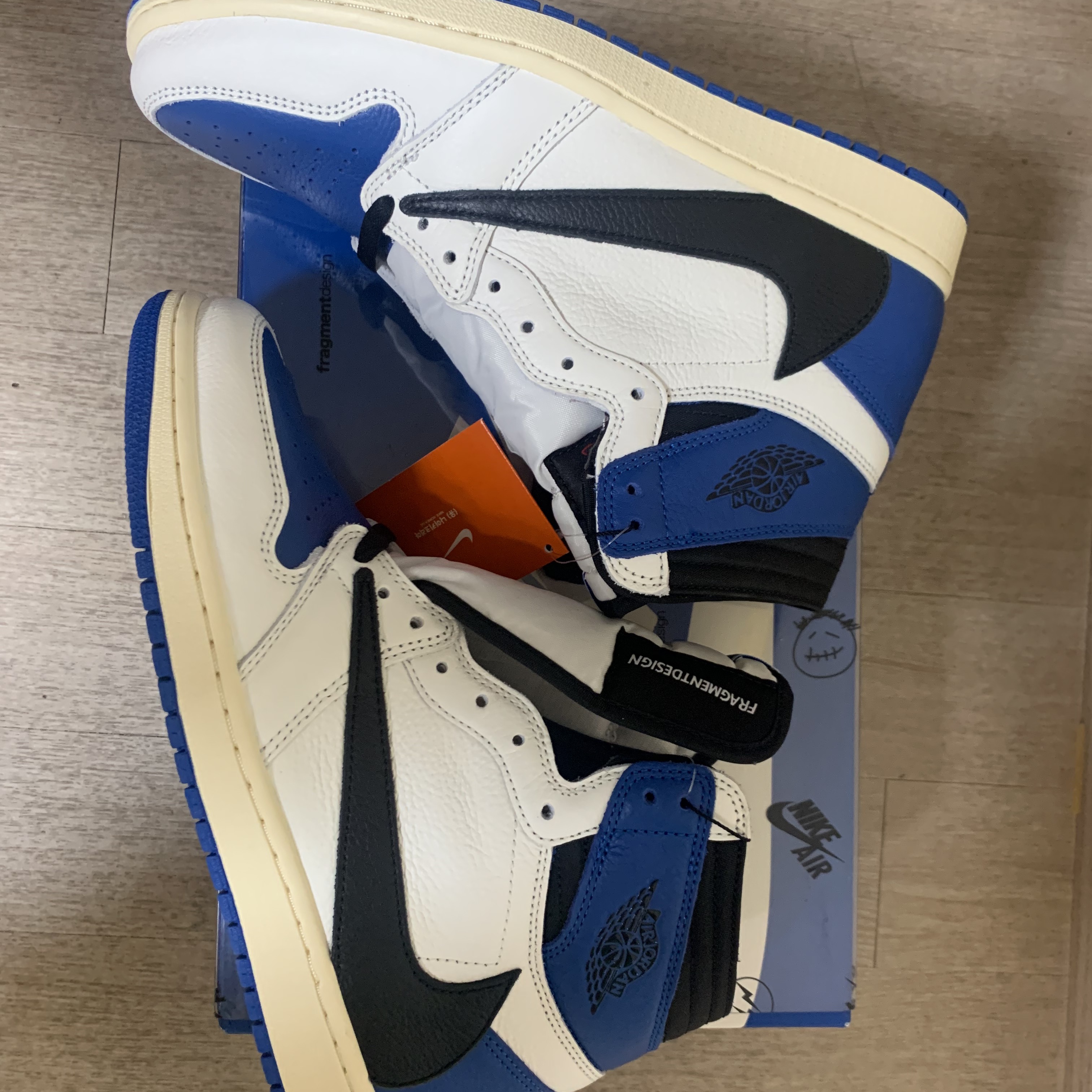 Jordan 1 x Travis Scott x Fragment Retro High OG SP Military Blue 착용 스타일
