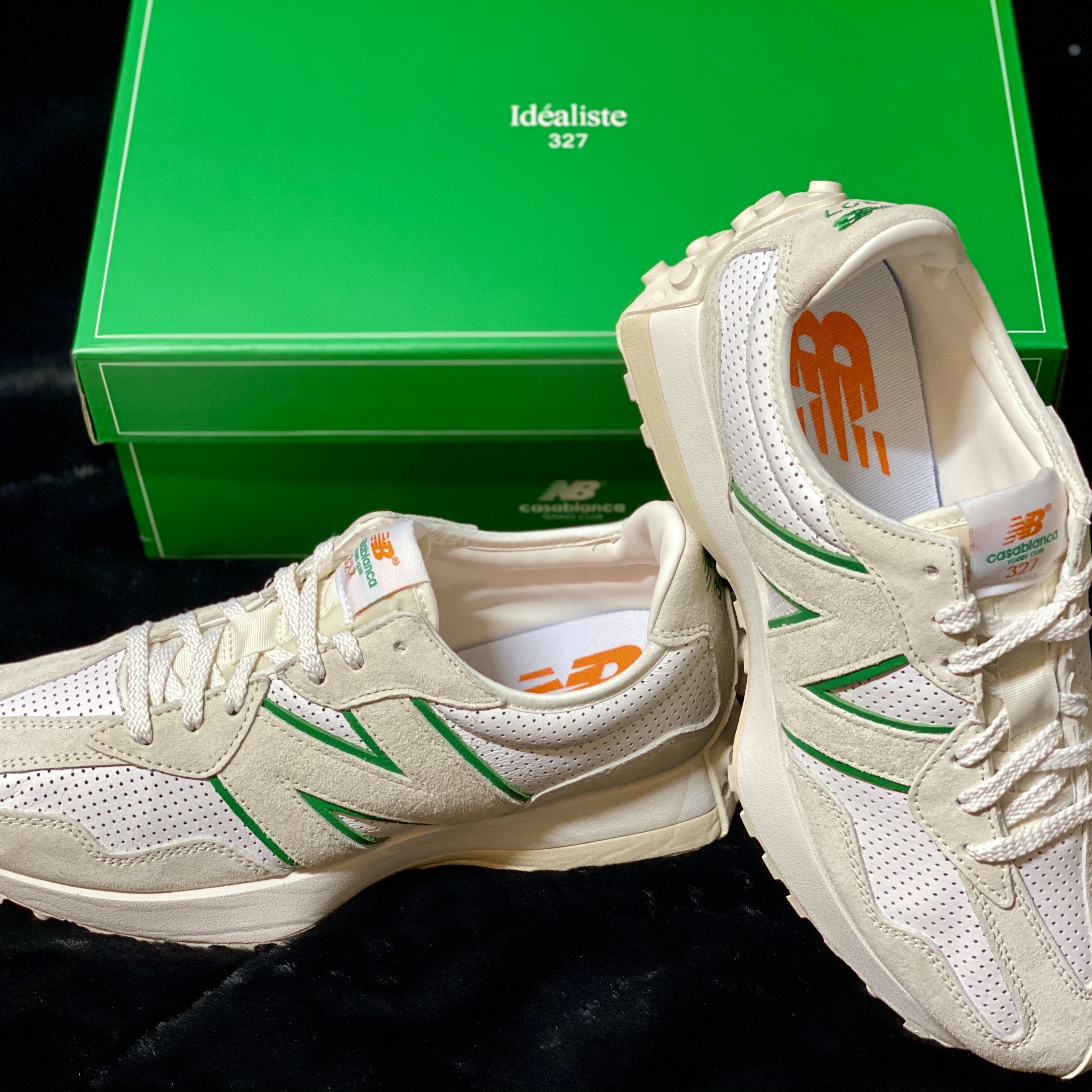 New Balance x Casablanca 327 Idealist Off White Green 착용 스타일 - 5