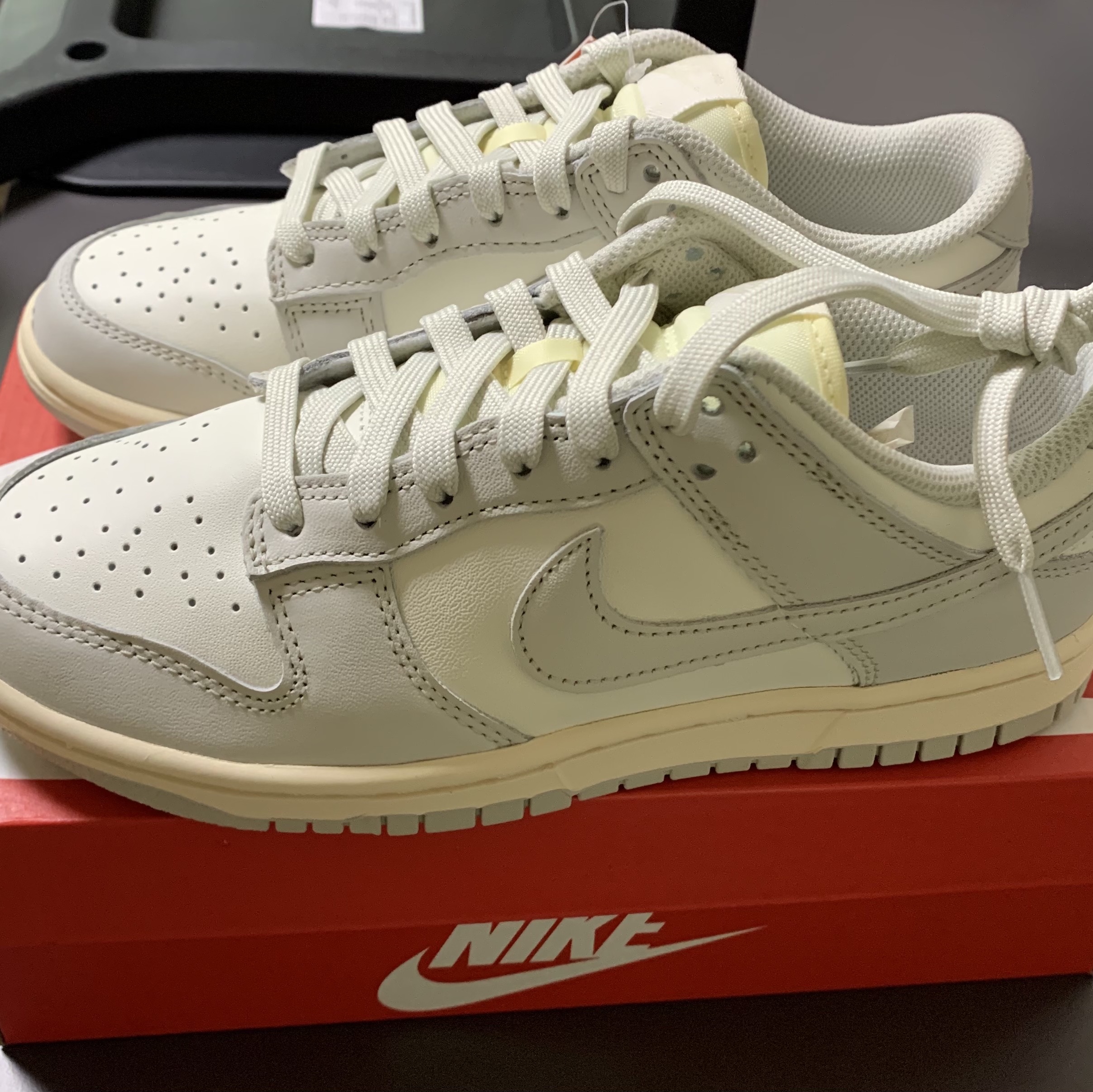 (W) Nike Dunk Low Light Bone 착용 스타일