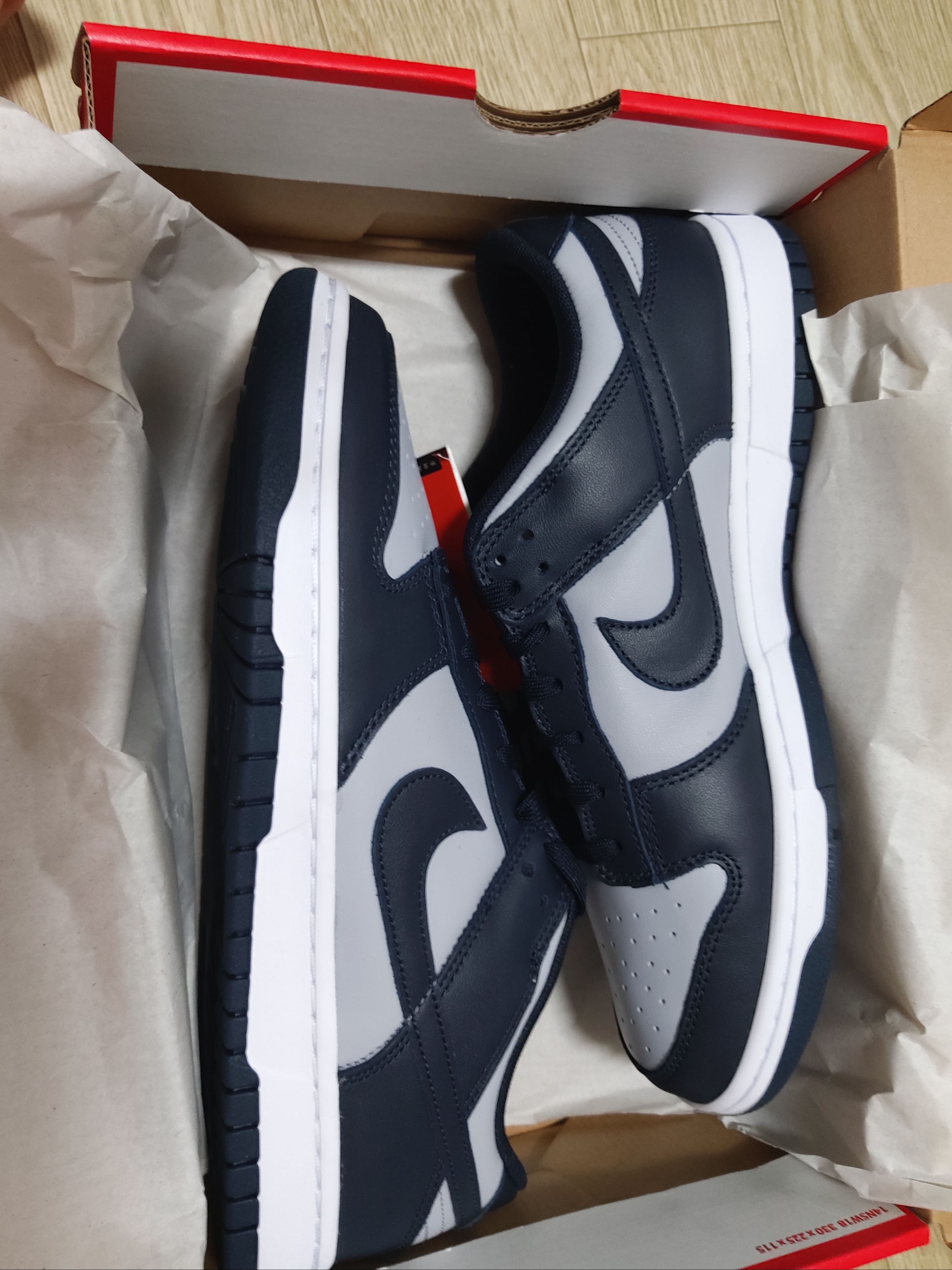Nike Dunk Low Retro Championship Grey 착용 스타일