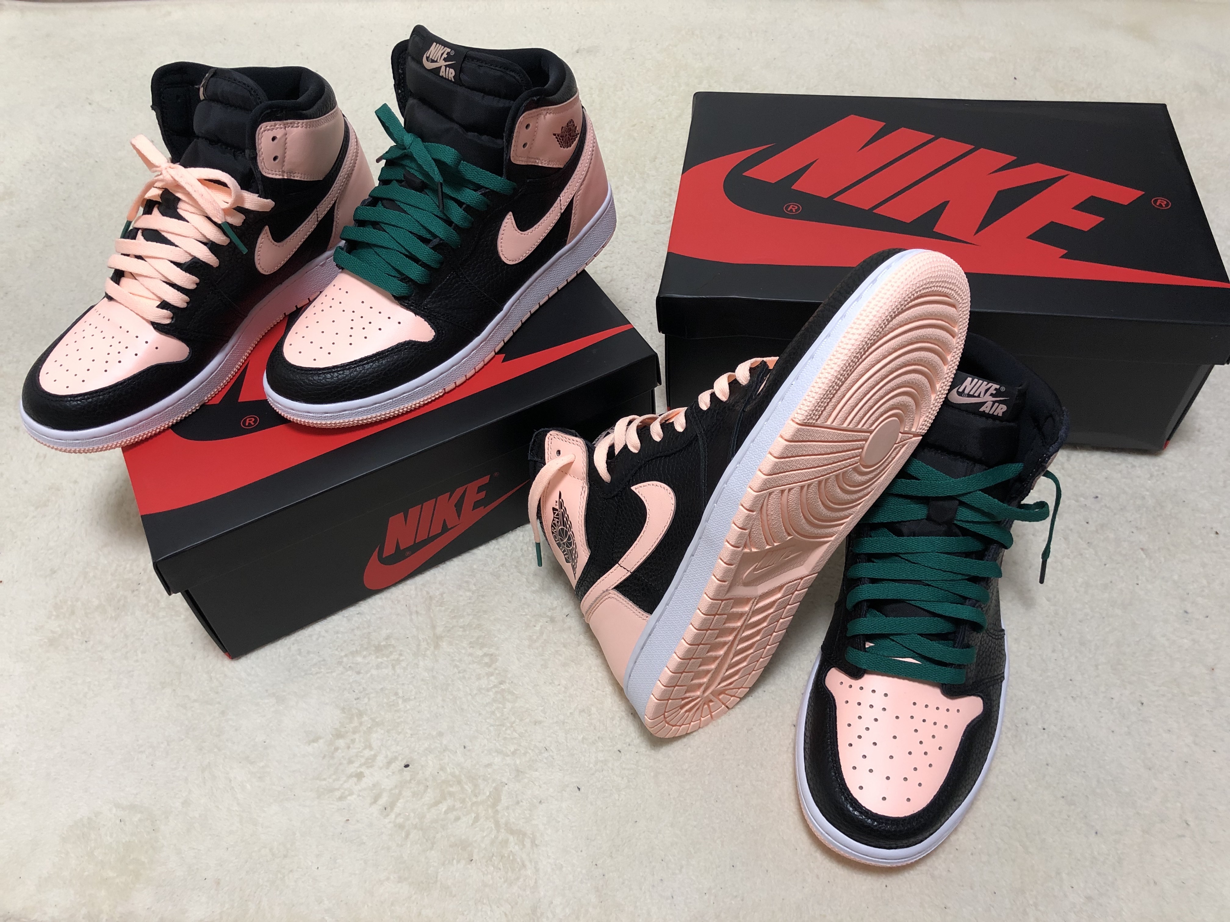 Jordan 1 Retro High OG Crimson Tint 착용 스타일 - 3