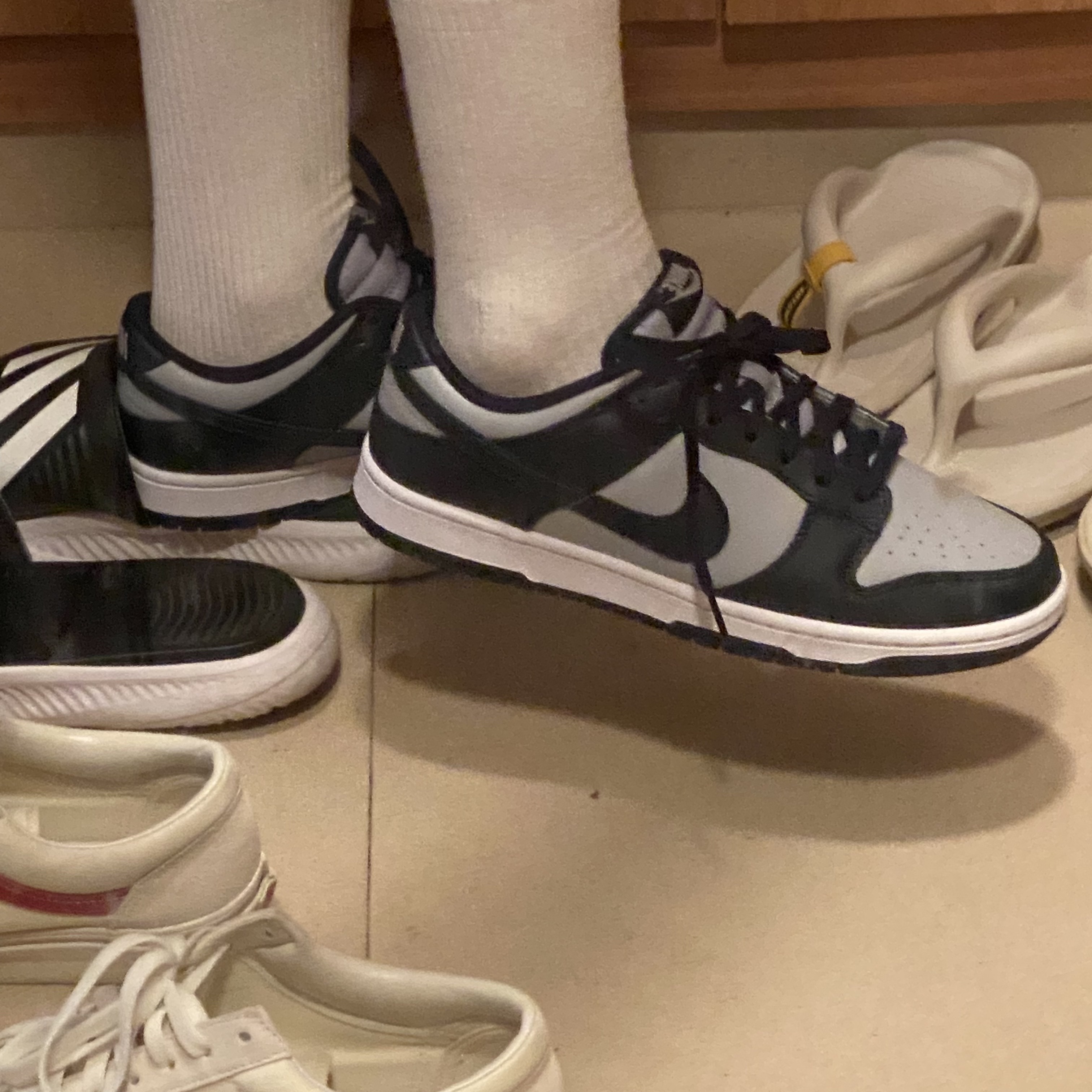 Nike Dunk Low Retro Championship Grey 착용 스타일 - 3