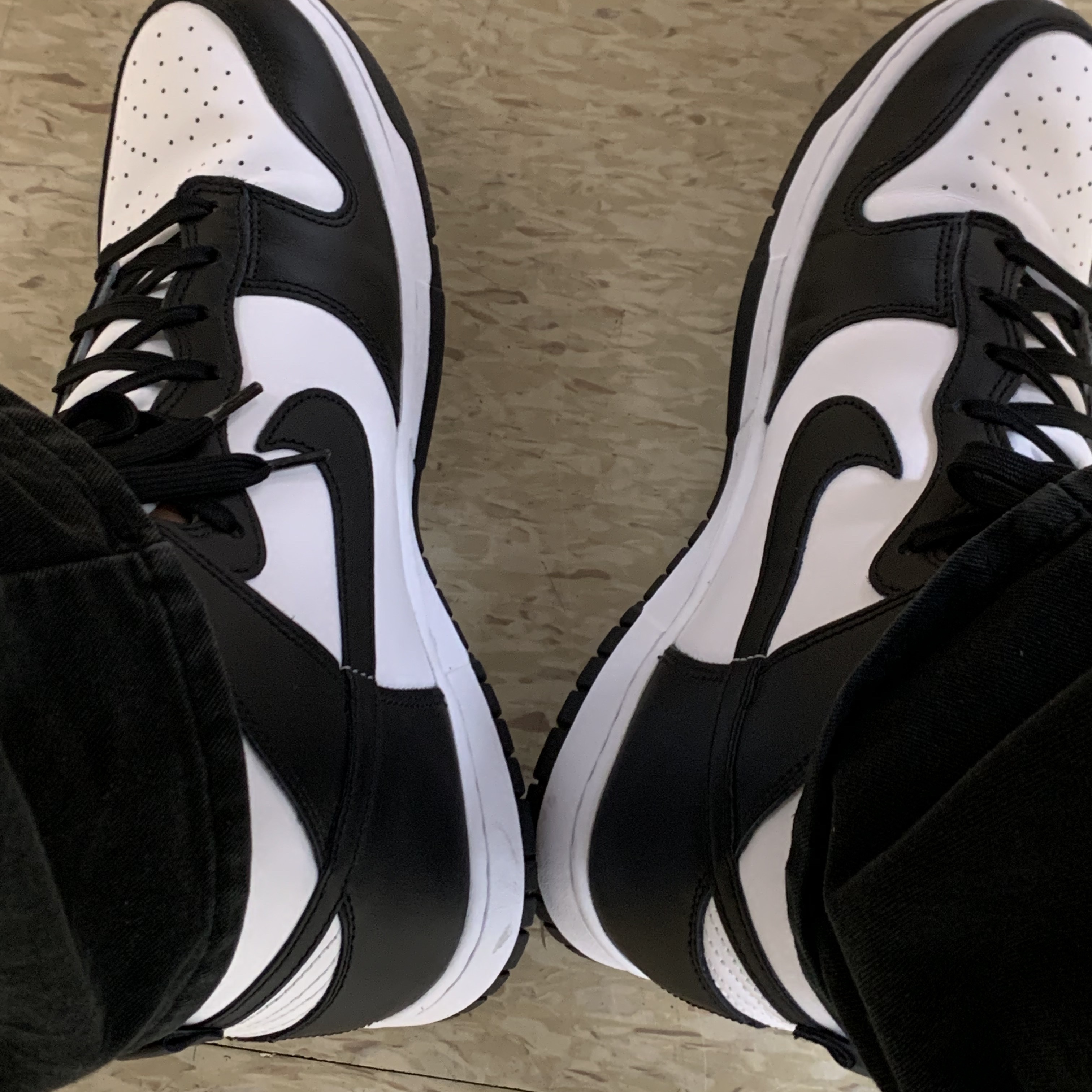 Nike Dunk High Retro Championship White 착용 스타일