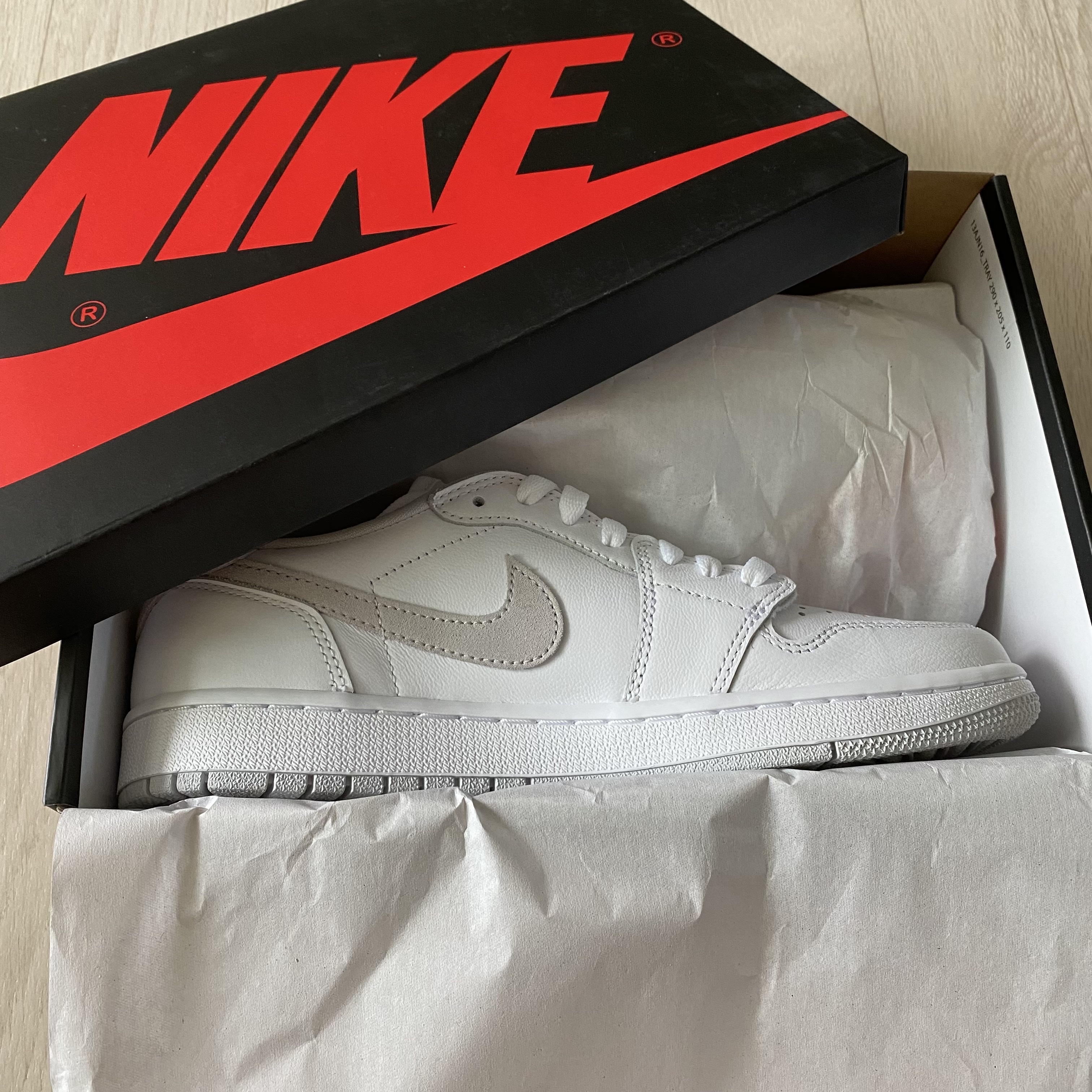 Jordan 1 Low OG Neutral Grey 착용 스타일 - 1