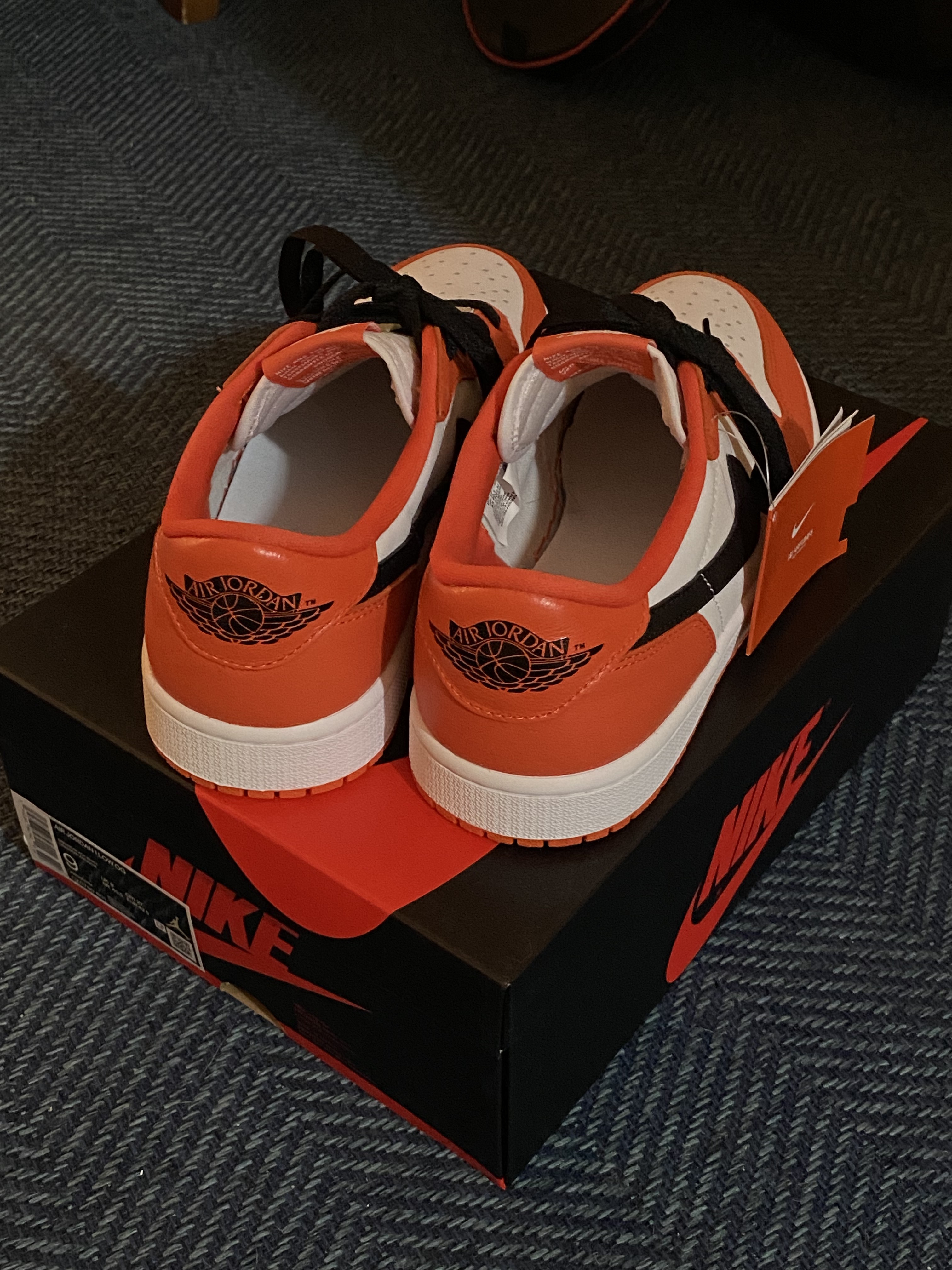Jordan 1 Low OG Starfish, IAB Studio Socks Pack White Purple Cyan 착용 스타일 - 3