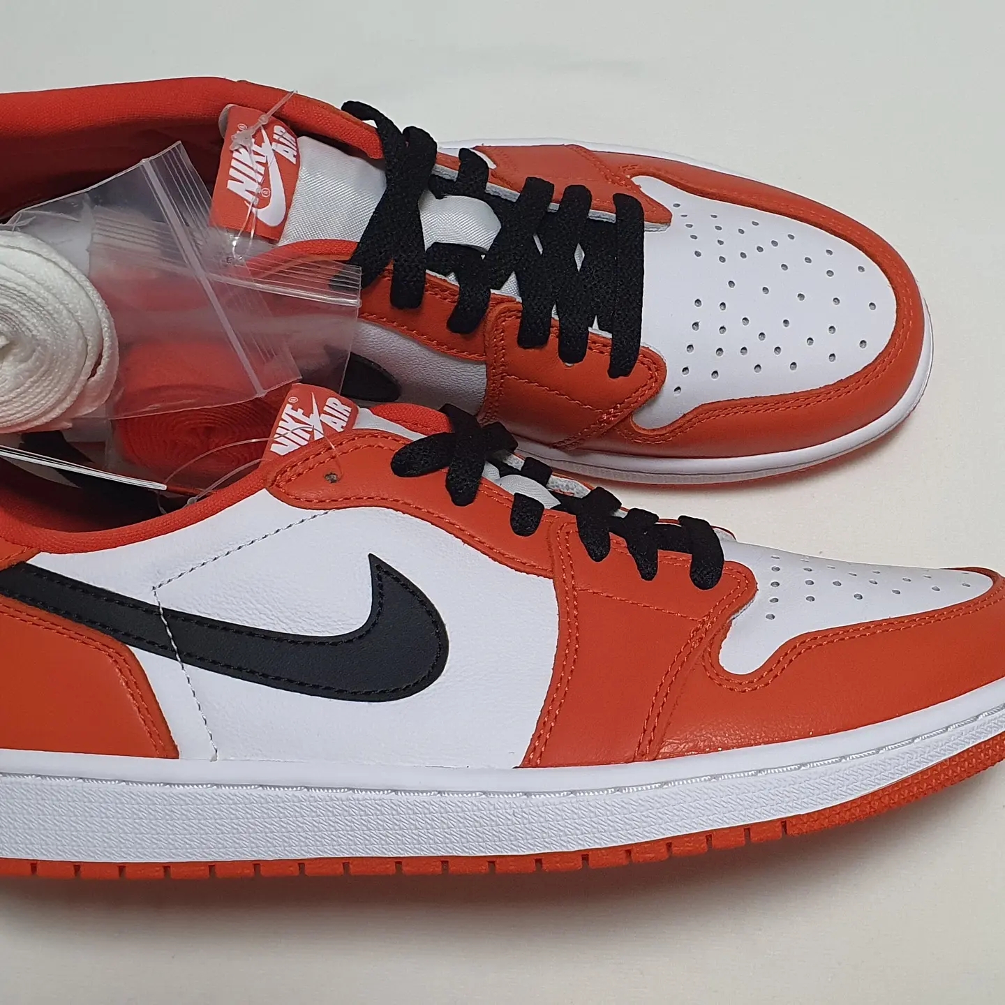 Jordan 1 Low OG Starfish 착용 스타일 - 4