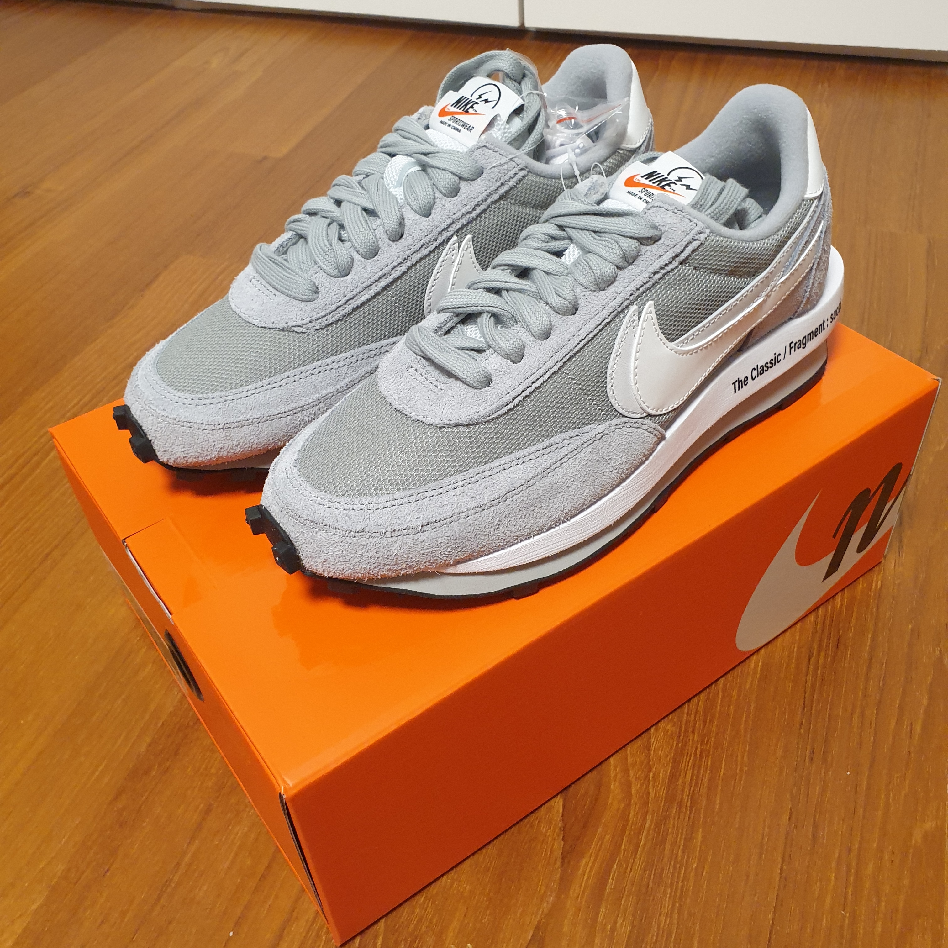 Nike x Sacai x Fragment LDWaffle Light Smoke Grey 착용 스타일 - 3