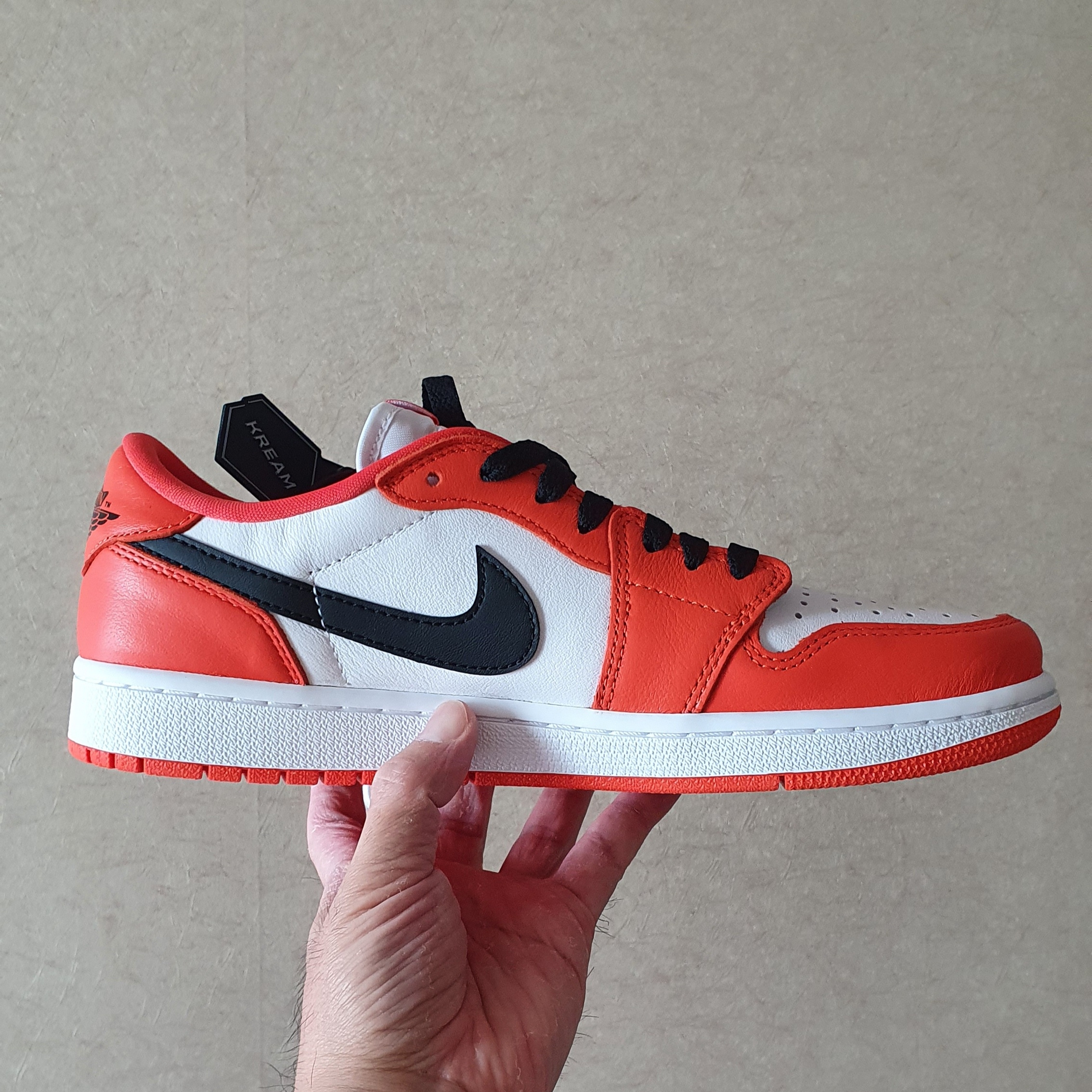 Jordan 1 Low OG Starfish 착용 스타일