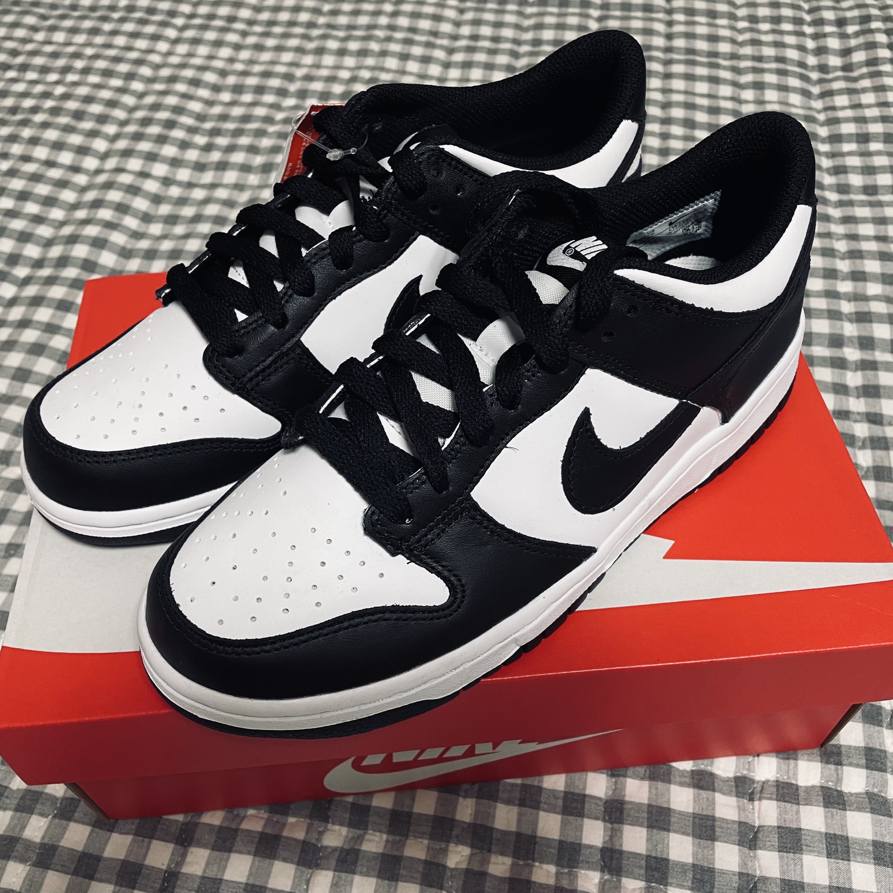 (GS) Nike Dunk Low Black 착용 스타일 - 1