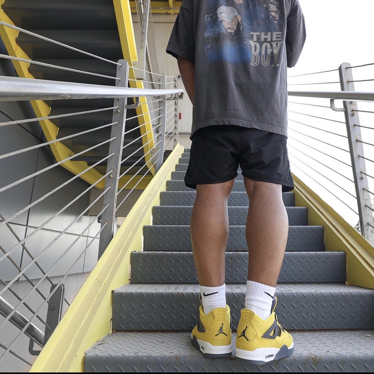 Jordan 4 Retro Tour Yellow 착용 스타일 - 3