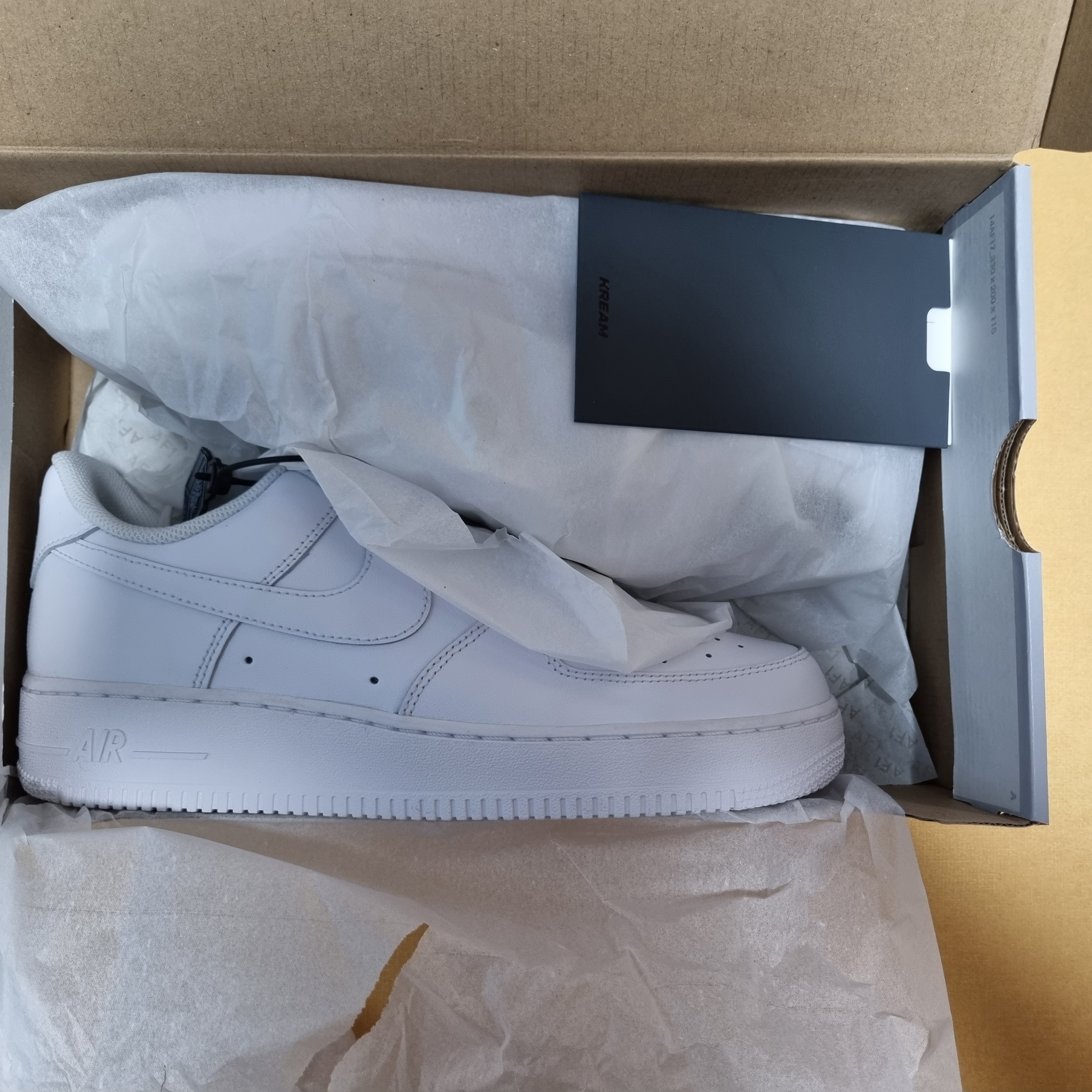 Nike Air Force 1 '07 Low White 착용 스타일 - 2