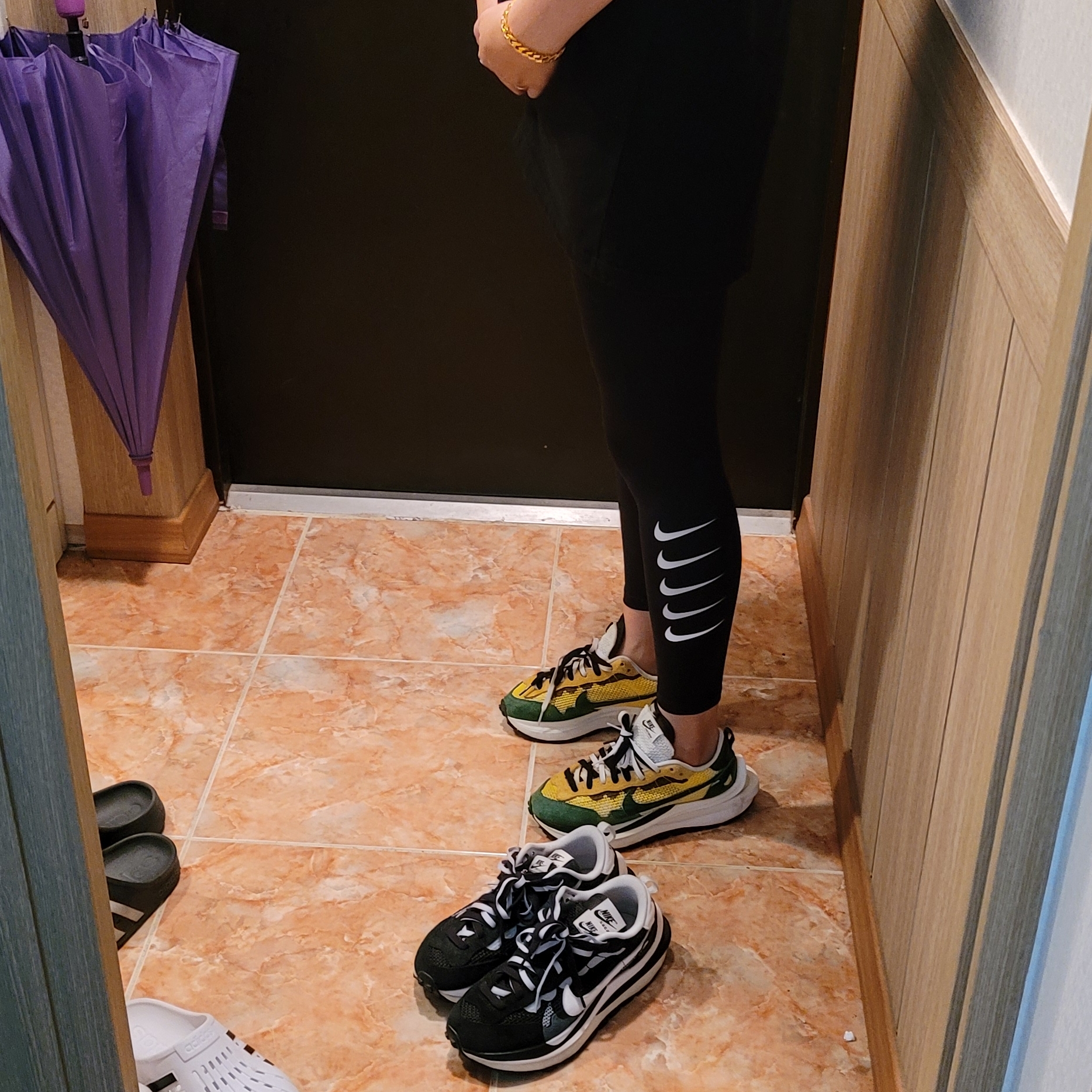 Nike x Sacai VaporWaffle Tour Yellow & Gorge Green Sail, Nike x Sacai VaporWaffle Black White 착용 스타일