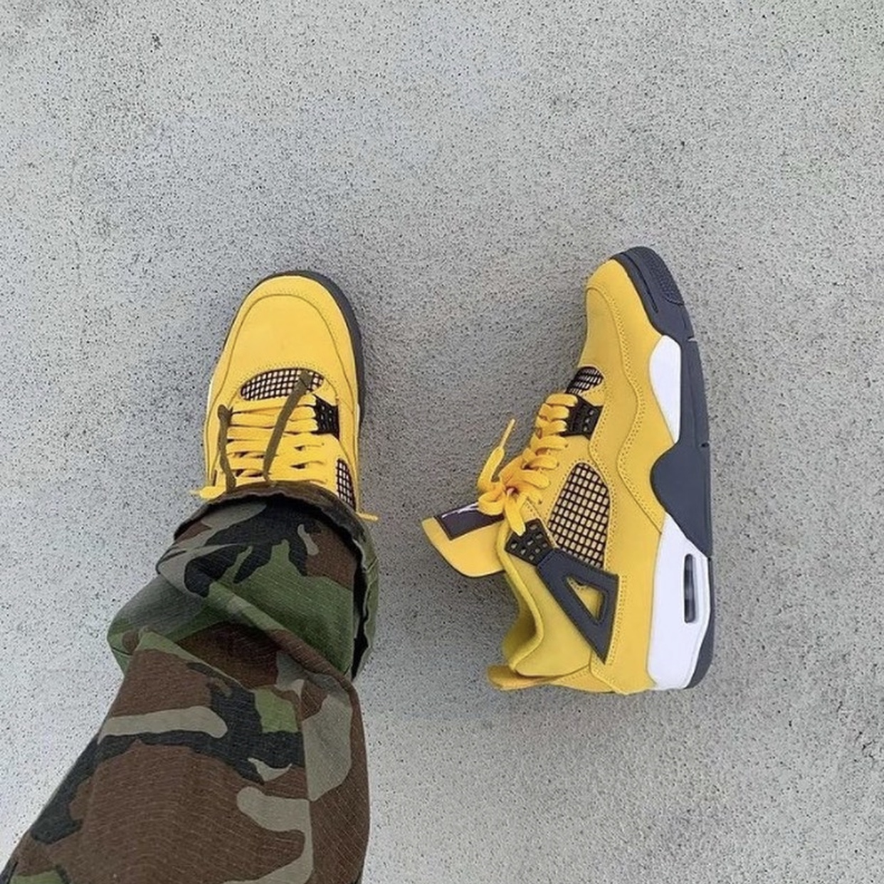 Jordan 4 Retro Tour Yellow 착용 스타일 - 4