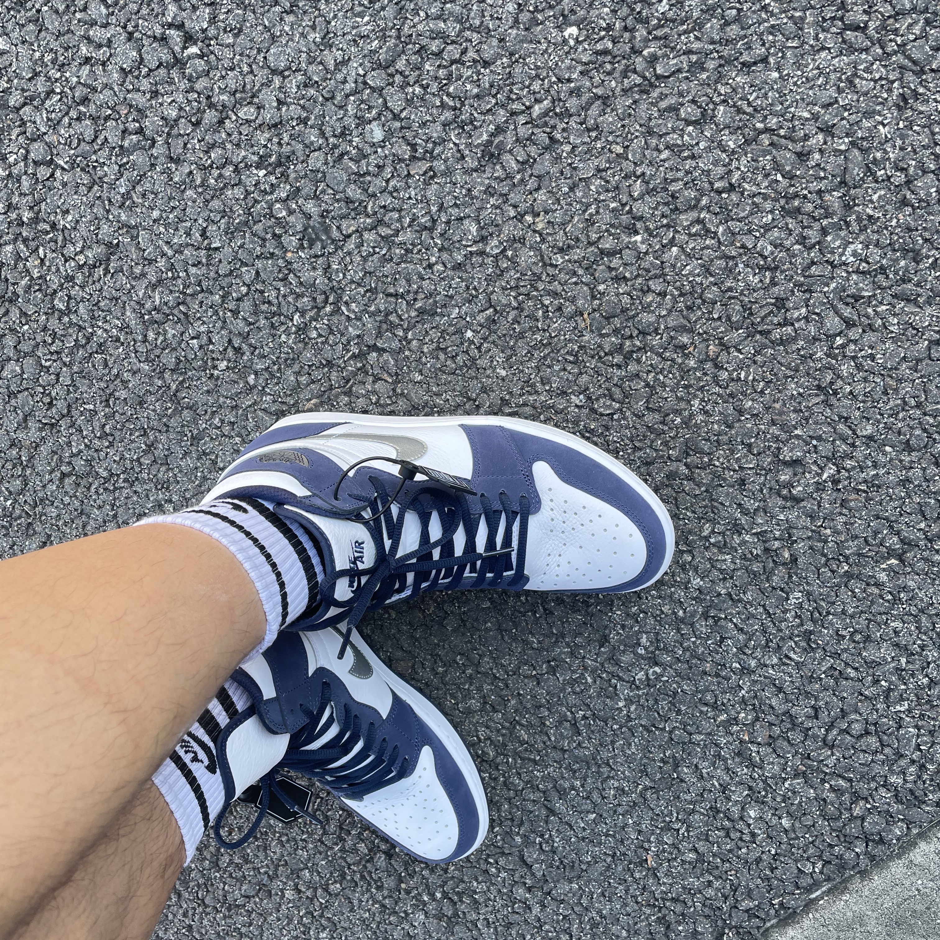 Jordan 1 Retro High OG CO.JP Midnight Navy 착용 스타일 - 2