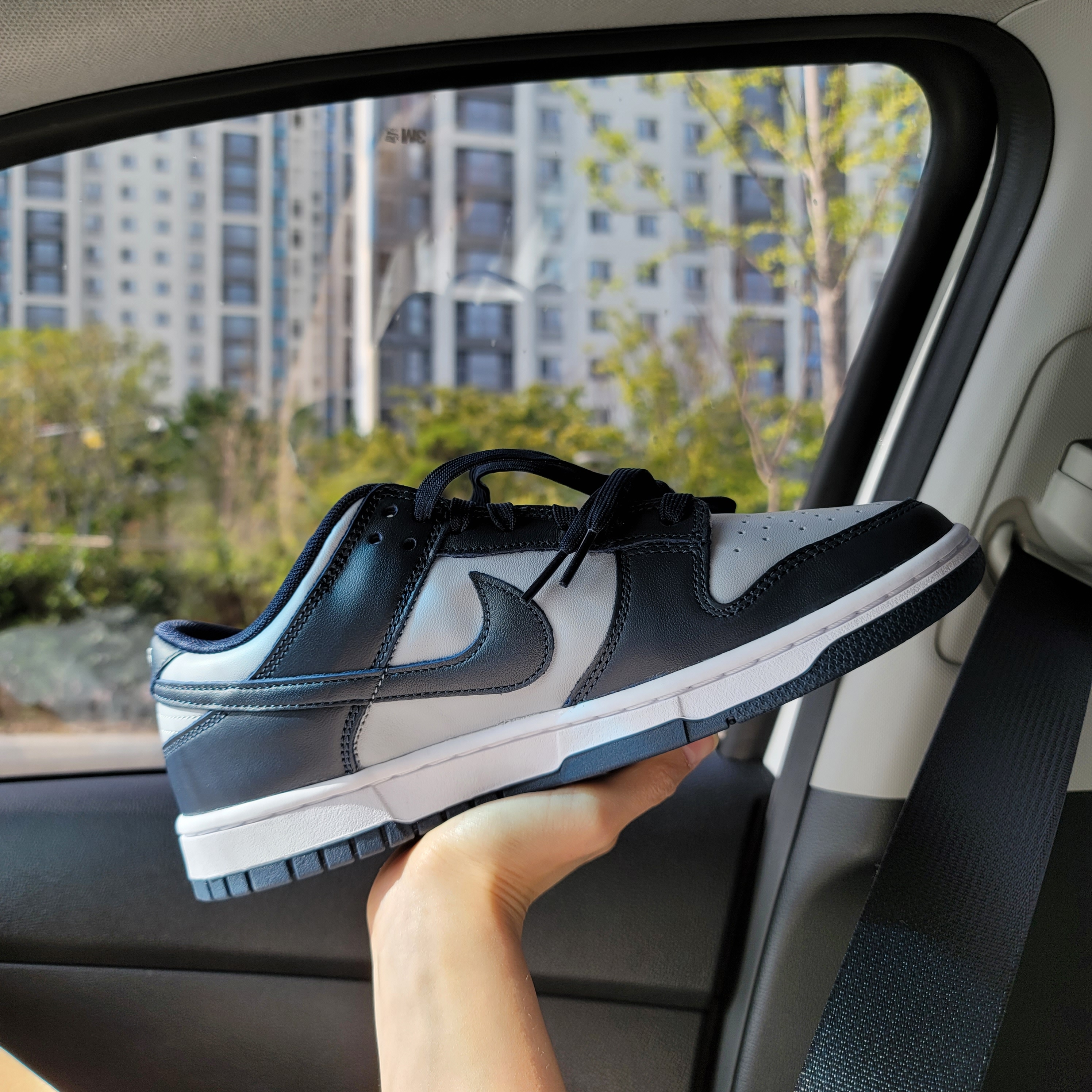 Nike Dunk Low Retro Championship Grey 착용 스타일